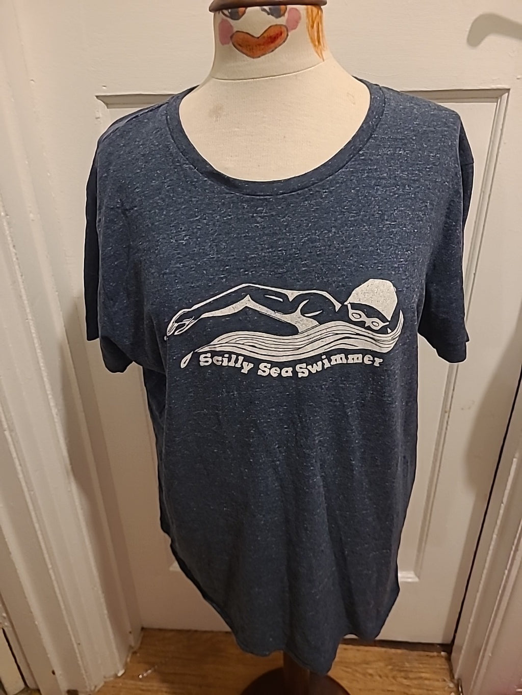 Mens Size Large Navy Fleck "Swimming" Short Sleeve Tshirt