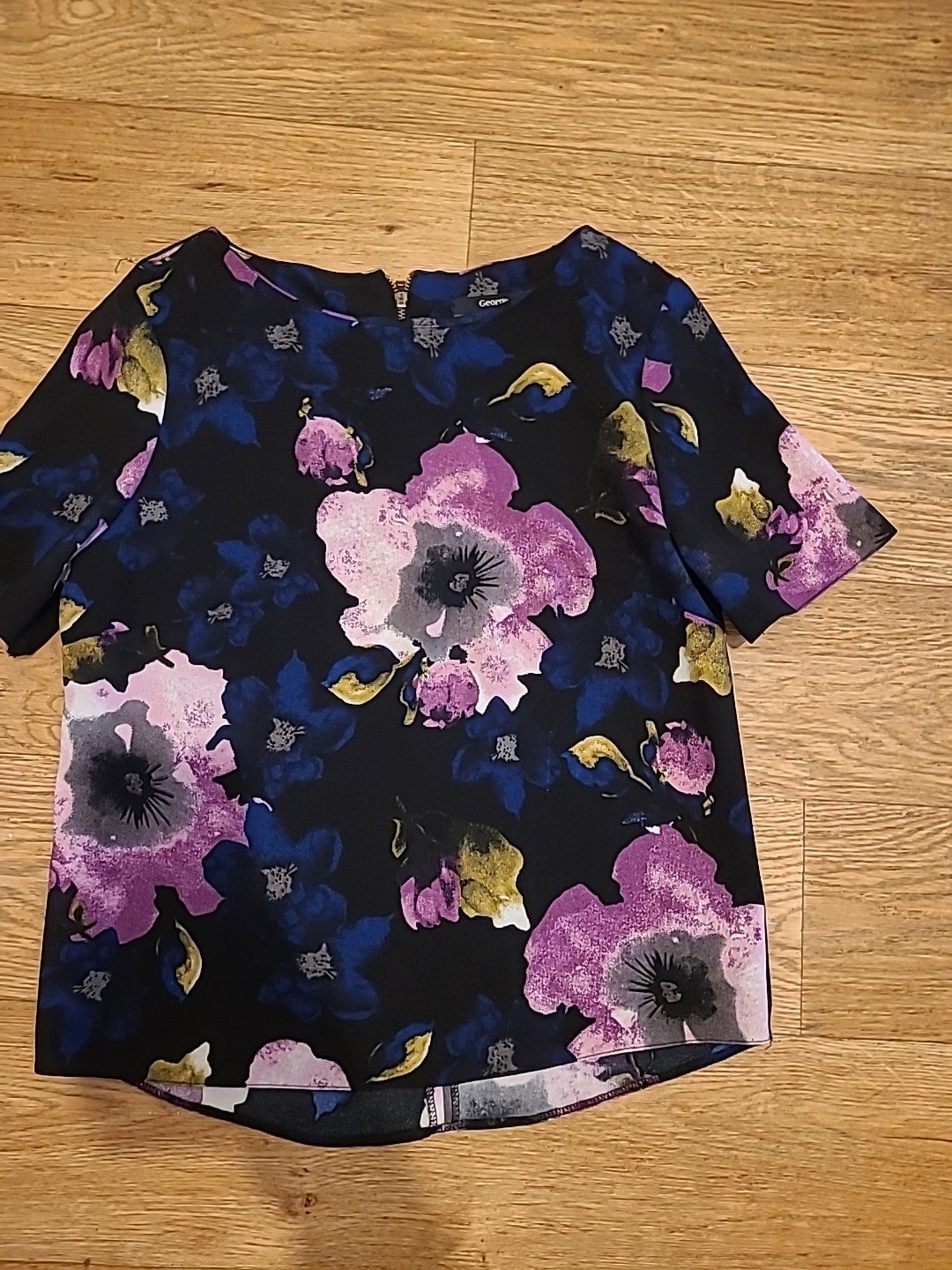 Ladies George Size 8 Black/Purple/Navy Short Sleeved Blouse