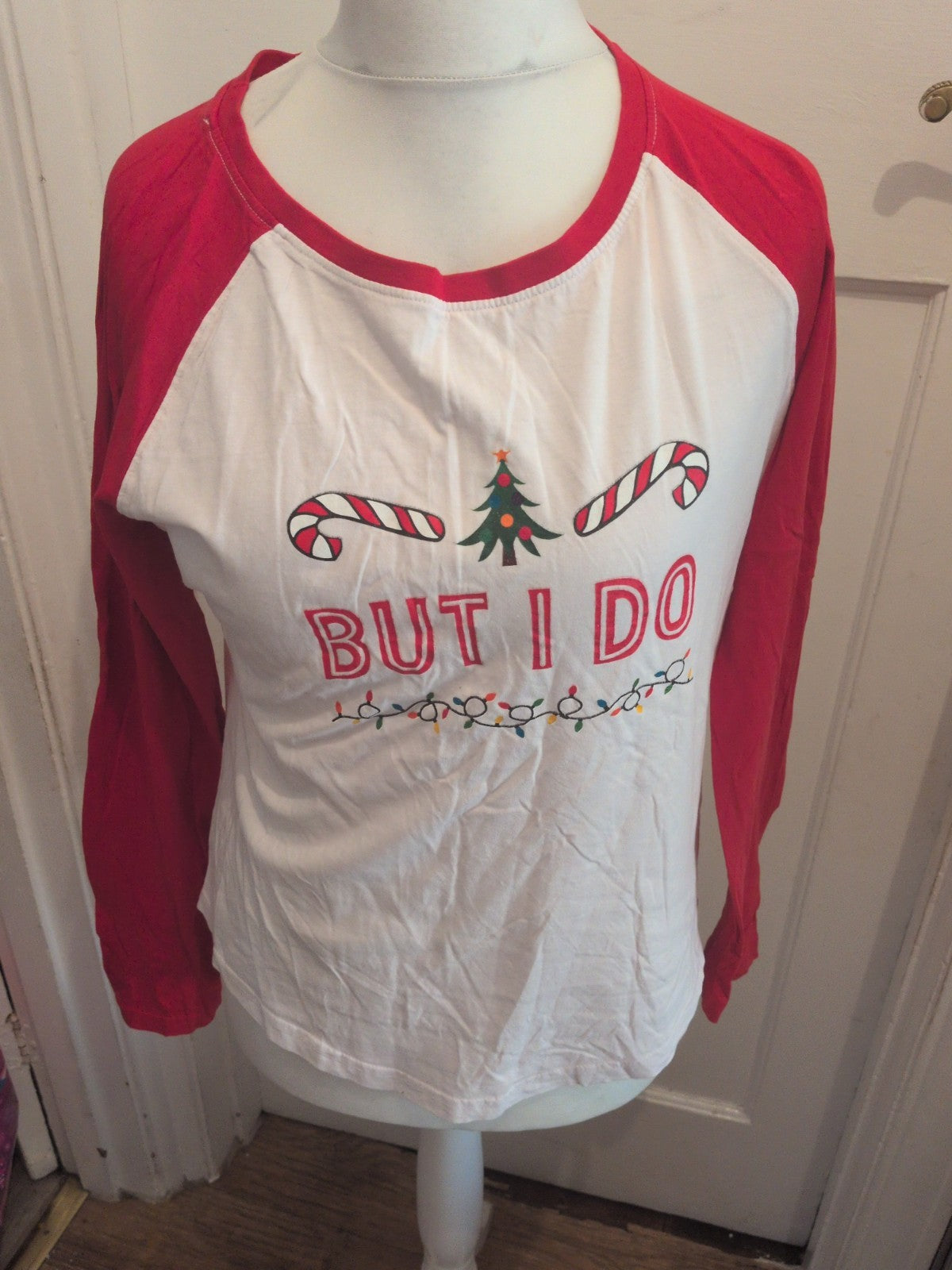 Ladies Size XL Red And White Long Sleeve Christmas Pyjama Top