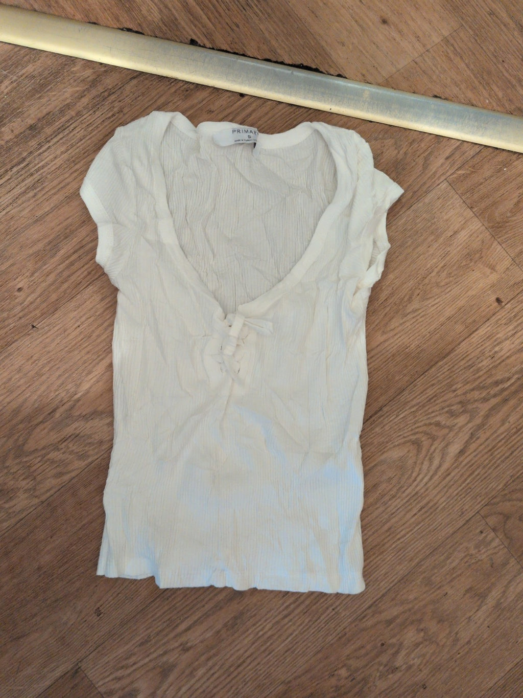 Primark Small White V Neck T-shirt Now Detail