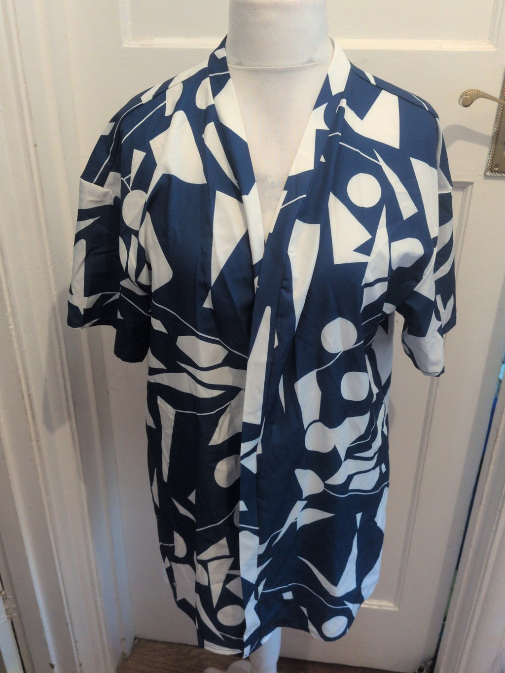 Shein XL Blue And White Shirt Sleeve Open Shirt