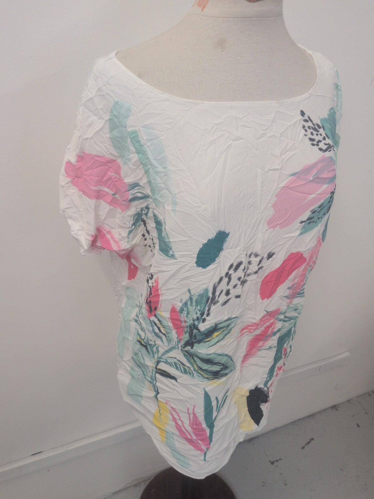 Ladies Roman Size 18 White Floral Short Sleeve T-shirt