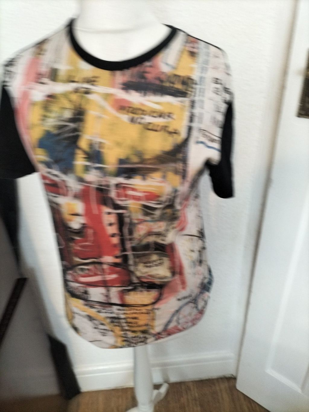 Mens Size Small Multicoloured Printed Tshirt Cold Wash Only