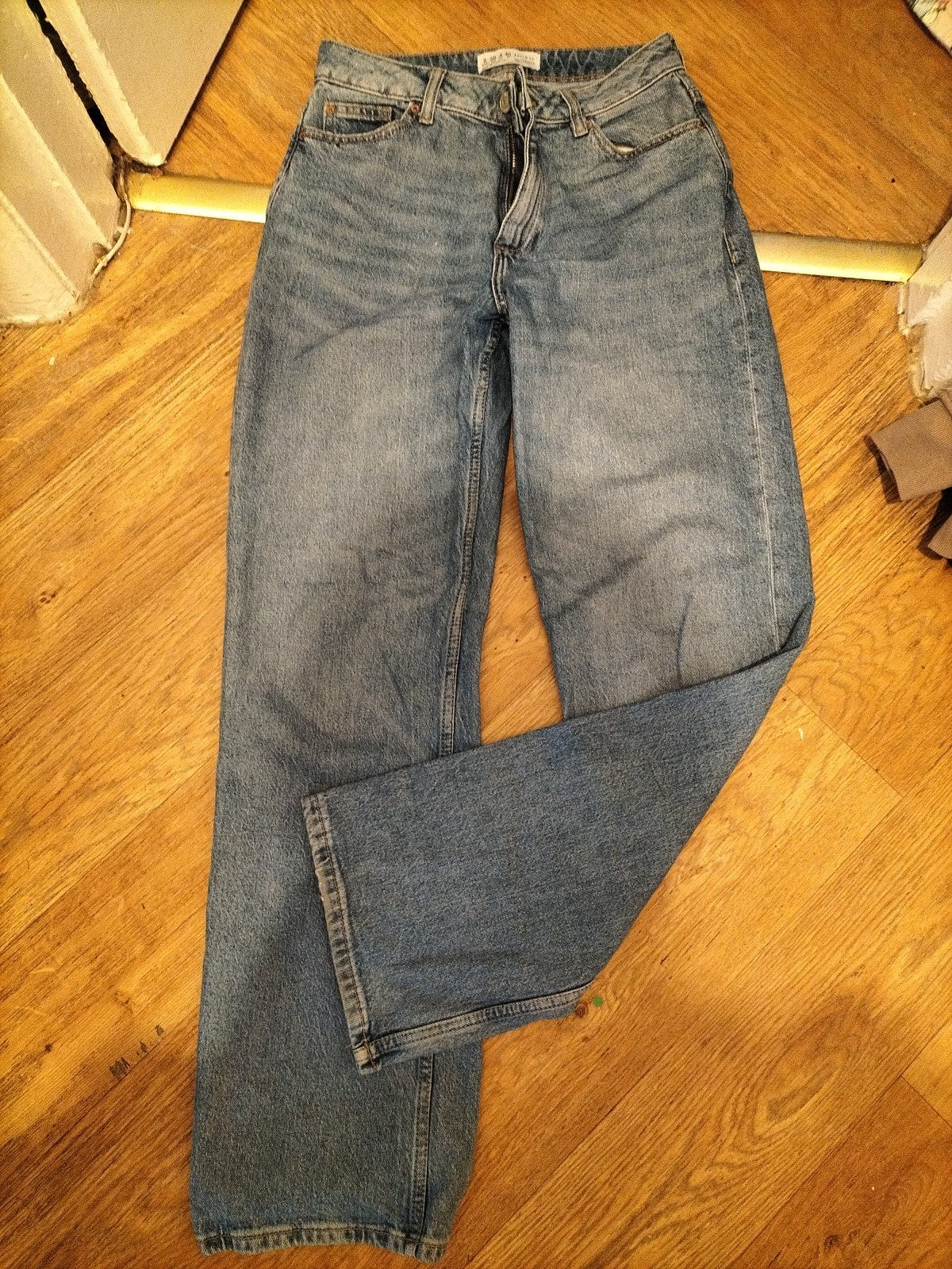 Ladies Denim&Co Size 8 Denim Slight Flare Jeans