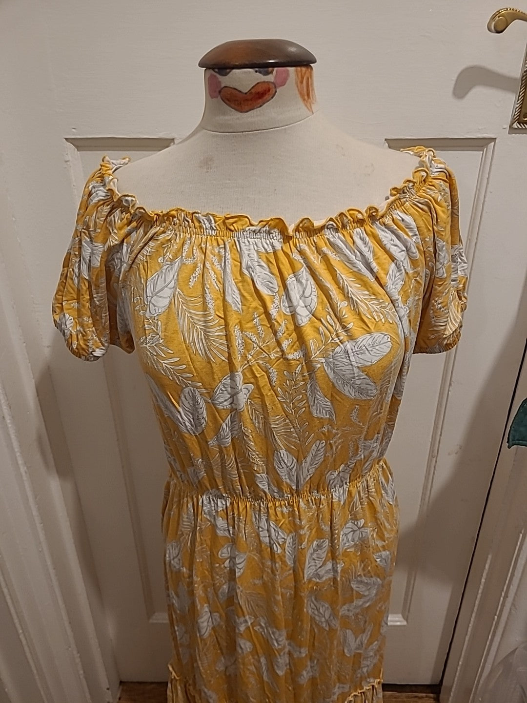 Ladies Peacocks Size 12 Yellow And White Floral Dress