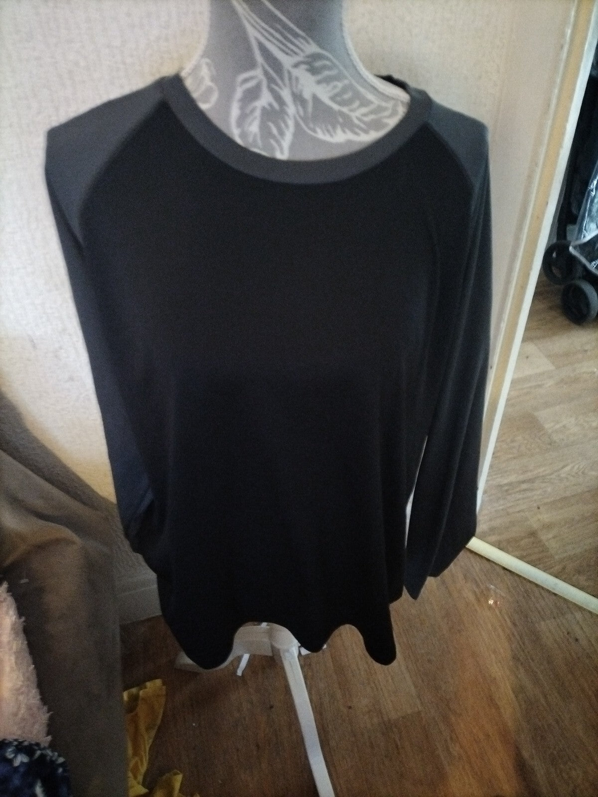 Ladies Size Medium Grey/Black Long Sleeved Blouse
