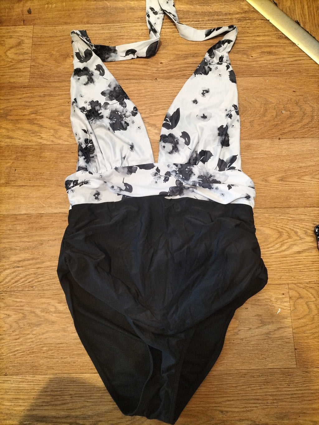 Ladies Size Large Black Grey White Floral Swimsuit