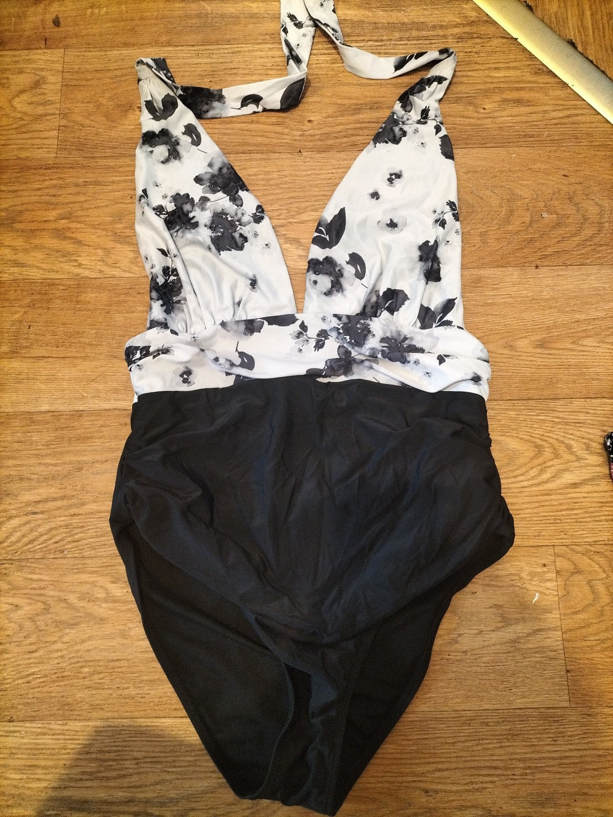 Ladies Size Large Black Grey White Floral Swimsuit