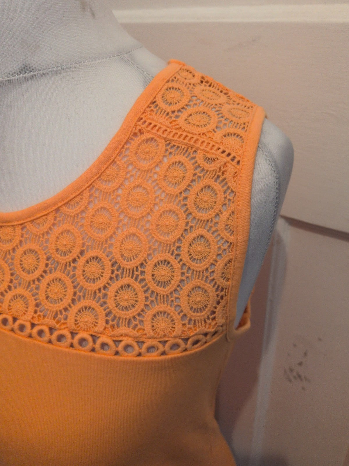 Tu 14 Orange Sleeveless T-shirt With Lace Patterning Around Neck