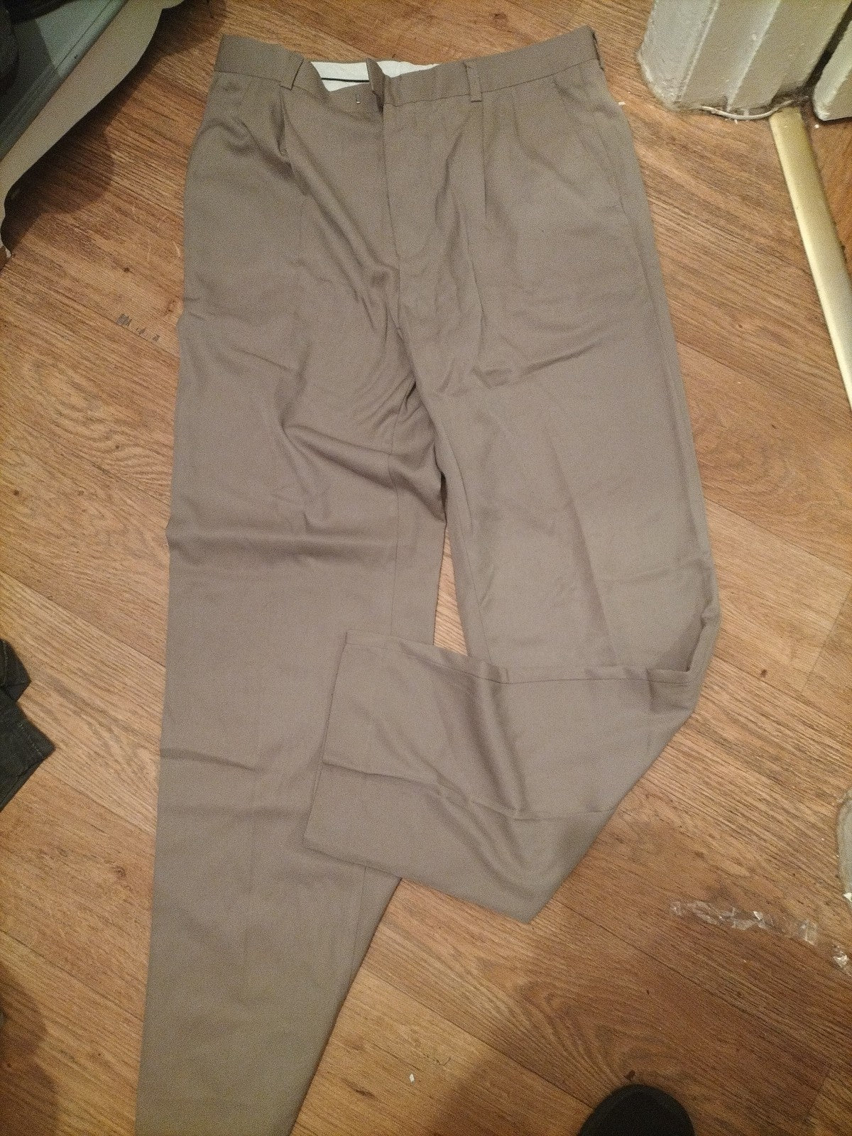 Mens Arcadia Size 36L Stone Trousers Bobbling