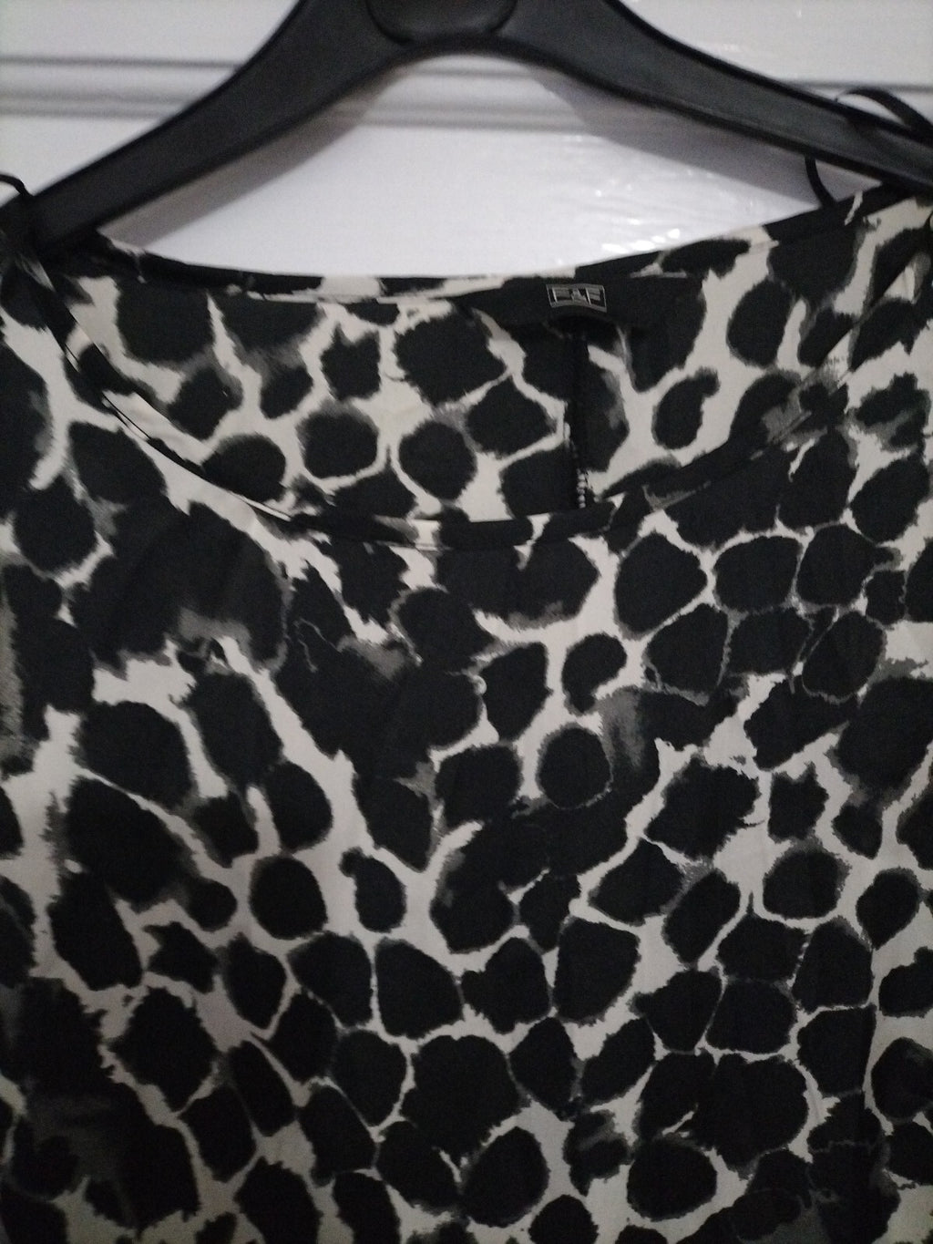 Ladies F+F Size 6 Zebra Print Top