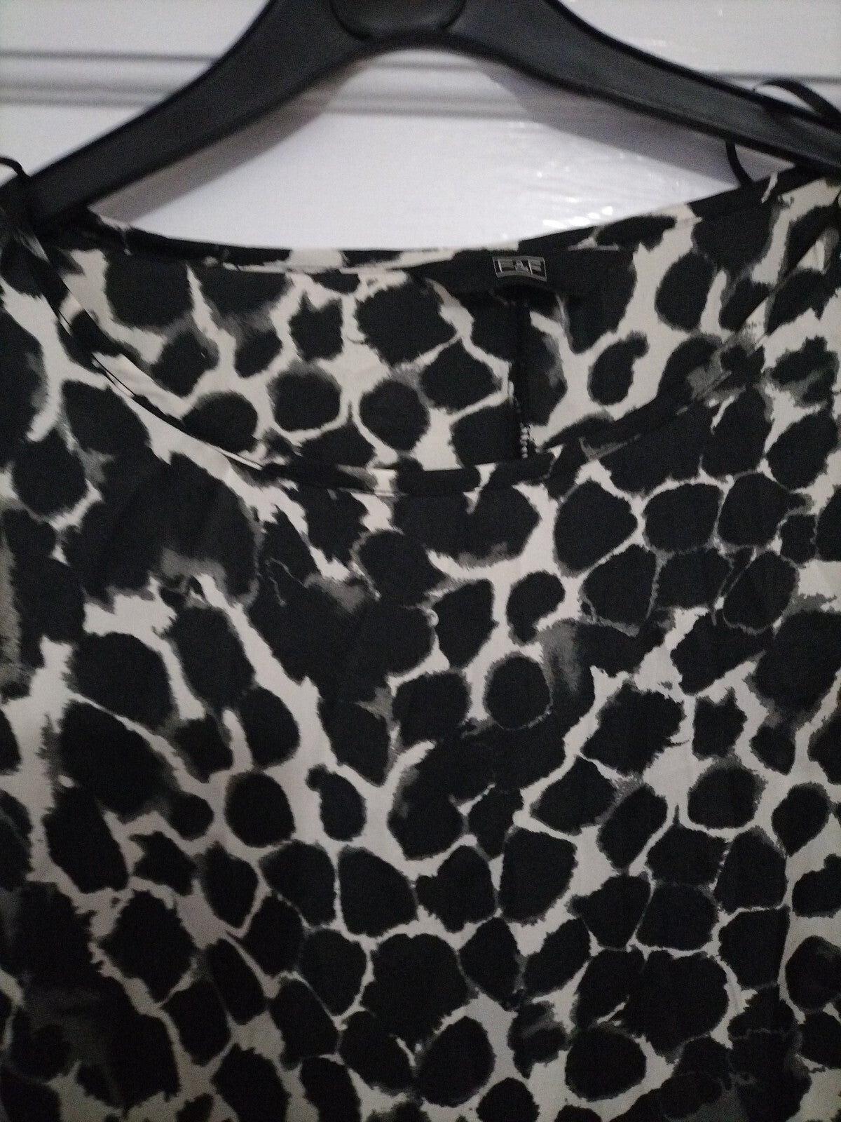 Ladies F+F Size 6 Zebra Print Top