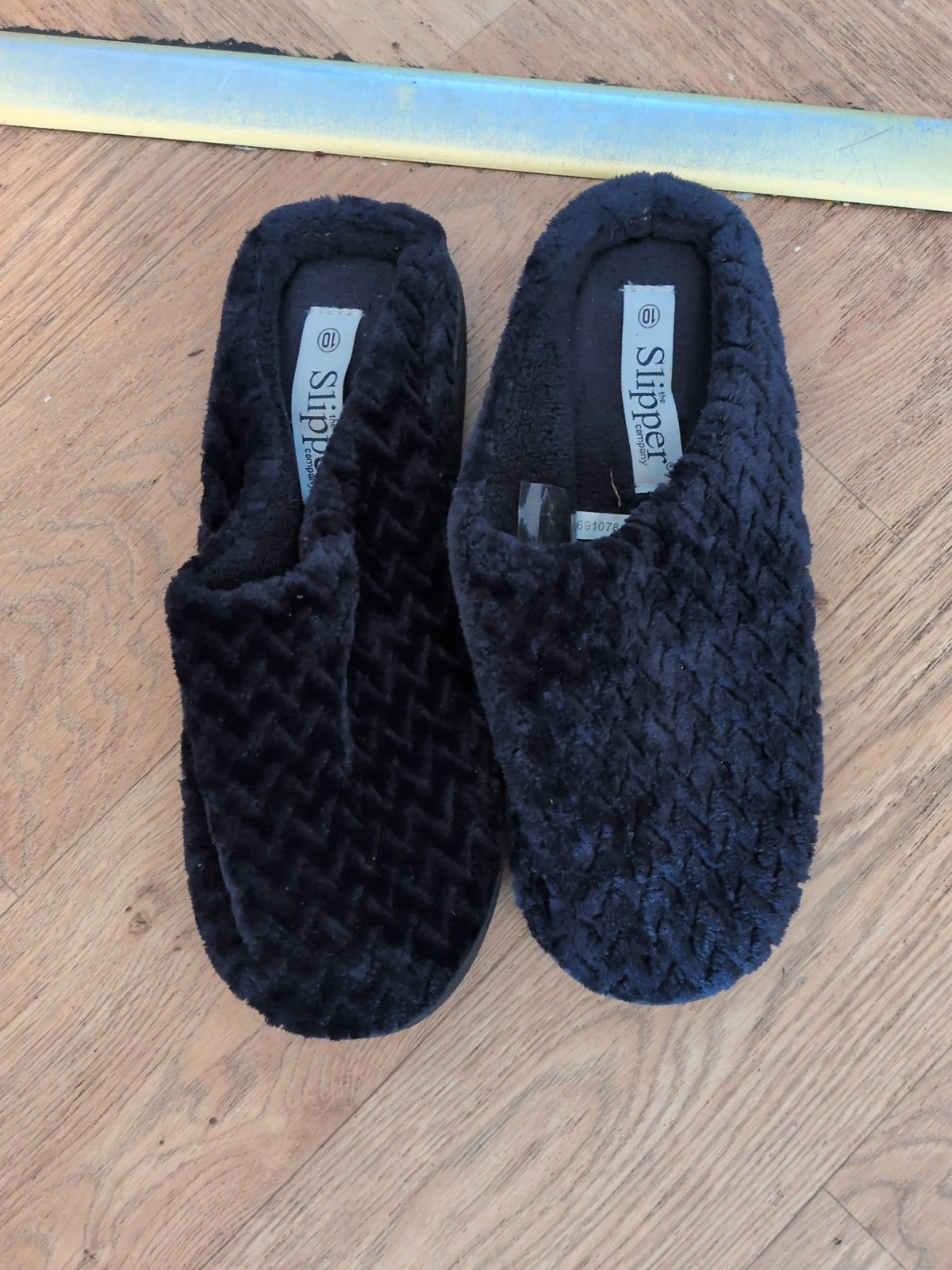 Brand New Slippers Size 10 Navy