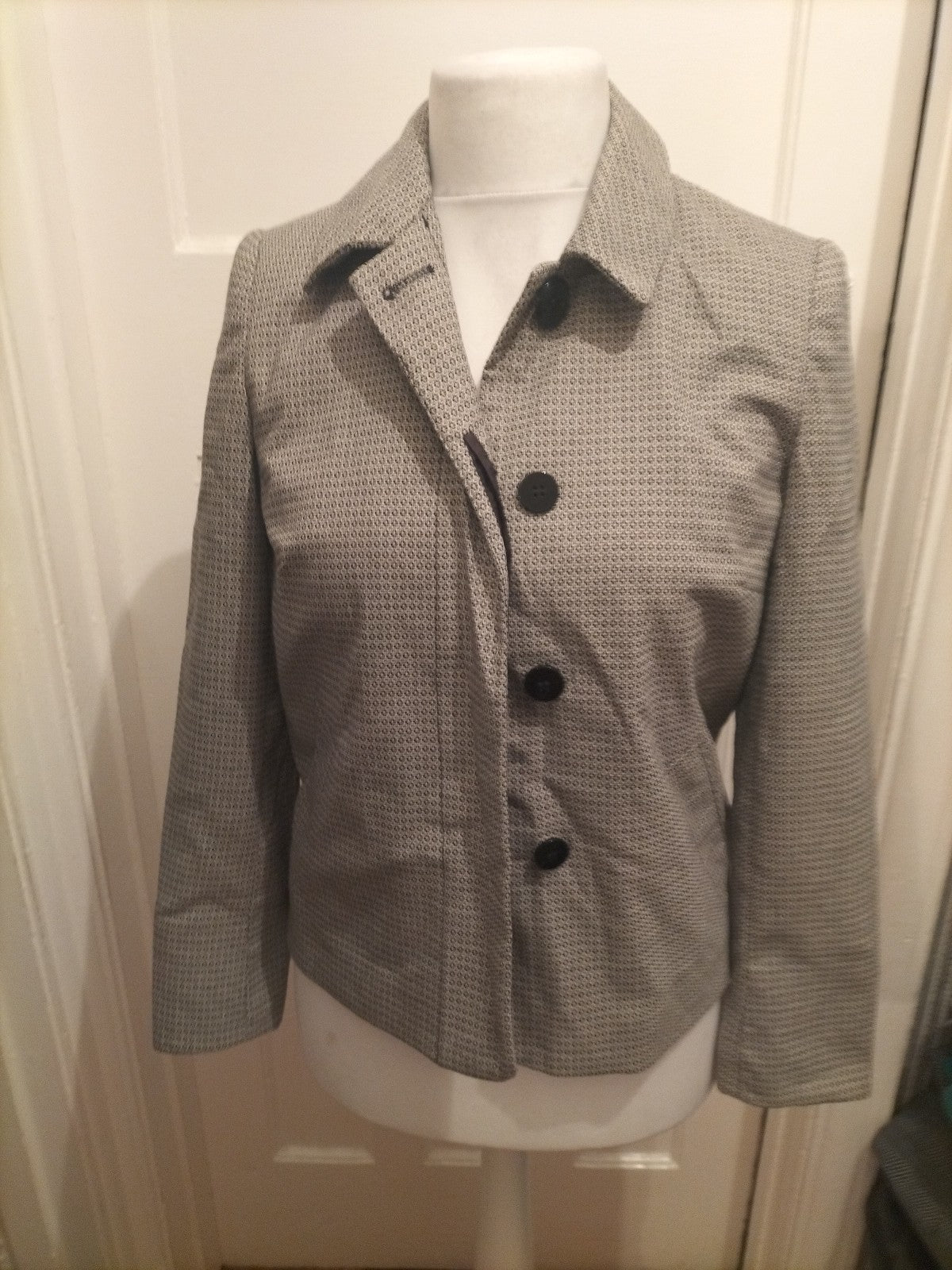 Ladies Tu Size 10 Black/White Padded Lined Blazer
