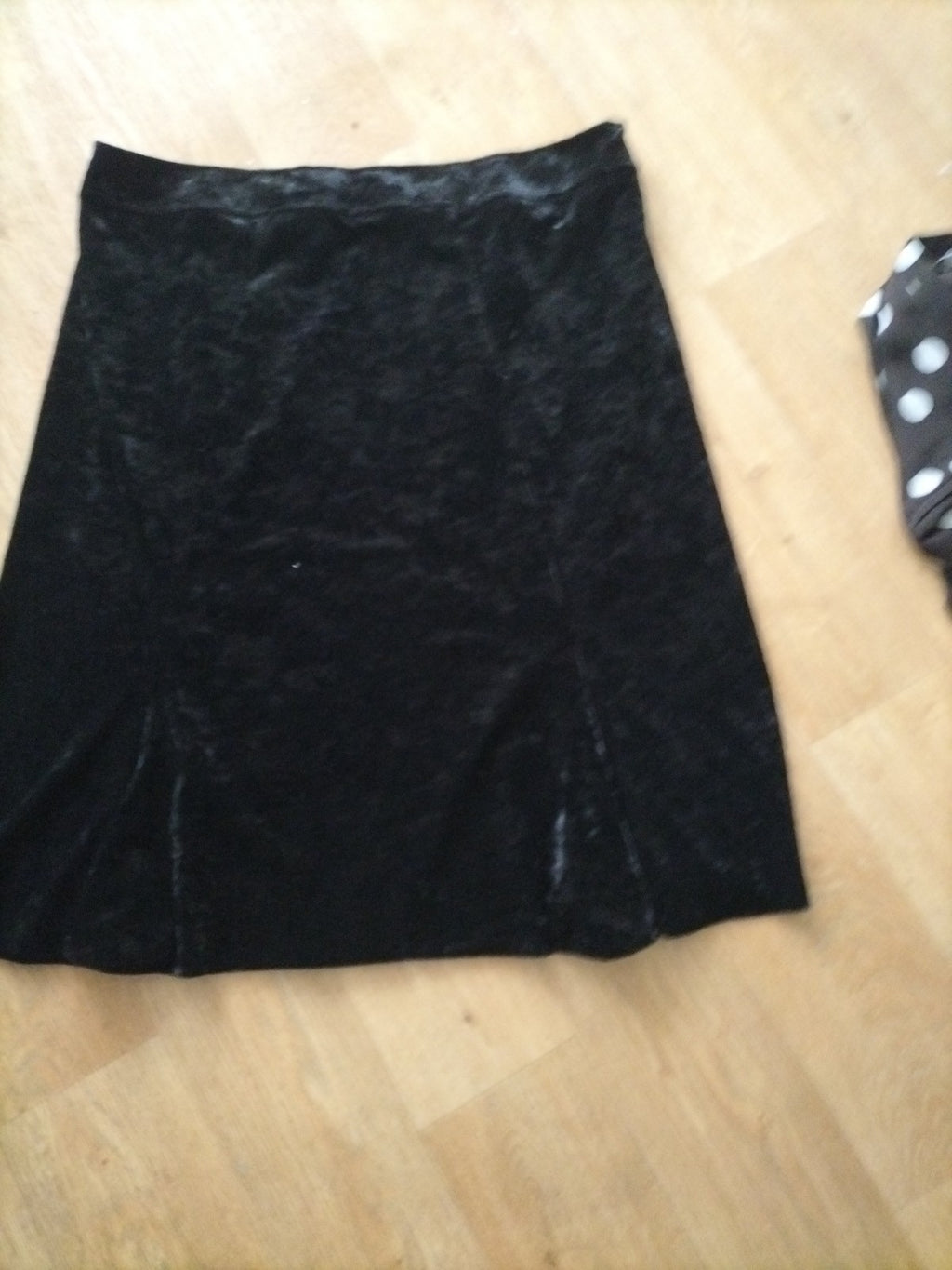 Ladies Frank Walder Size 22 Black Velvet Style Lined Skirt