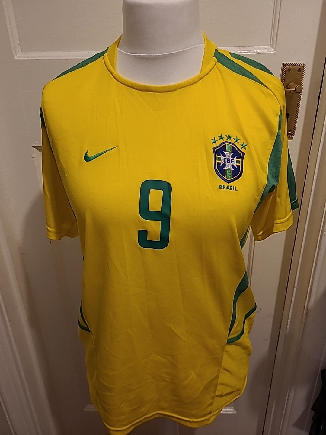 Mens Nike Size Medium Dri Fit "Ronaldo" Brazil Shirt
