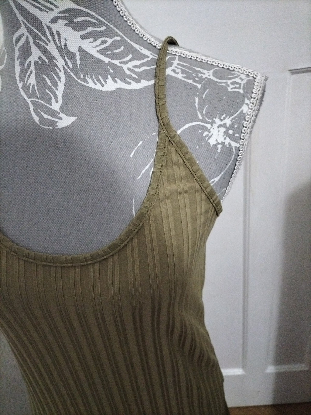 Ladies Boohoo Size 8 Green Strappy Top