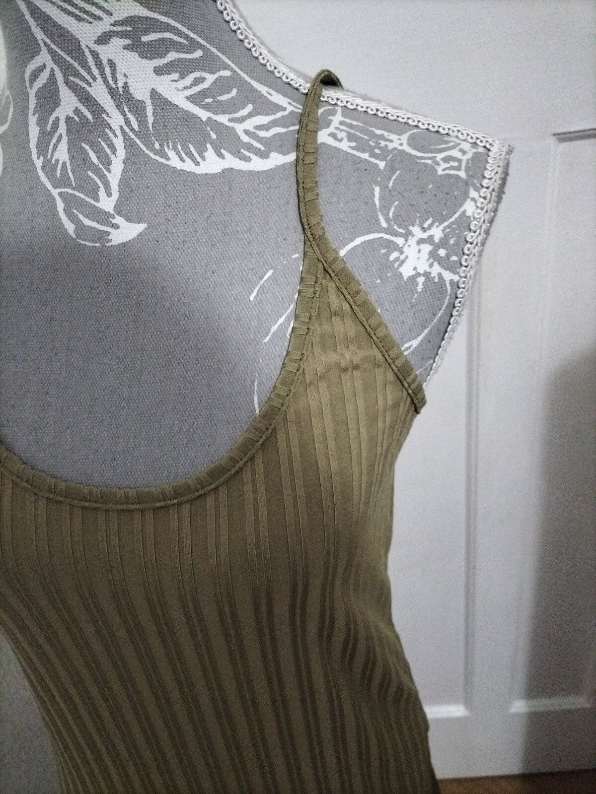 Ladies Boohoo Size 8 Green Strappy Top