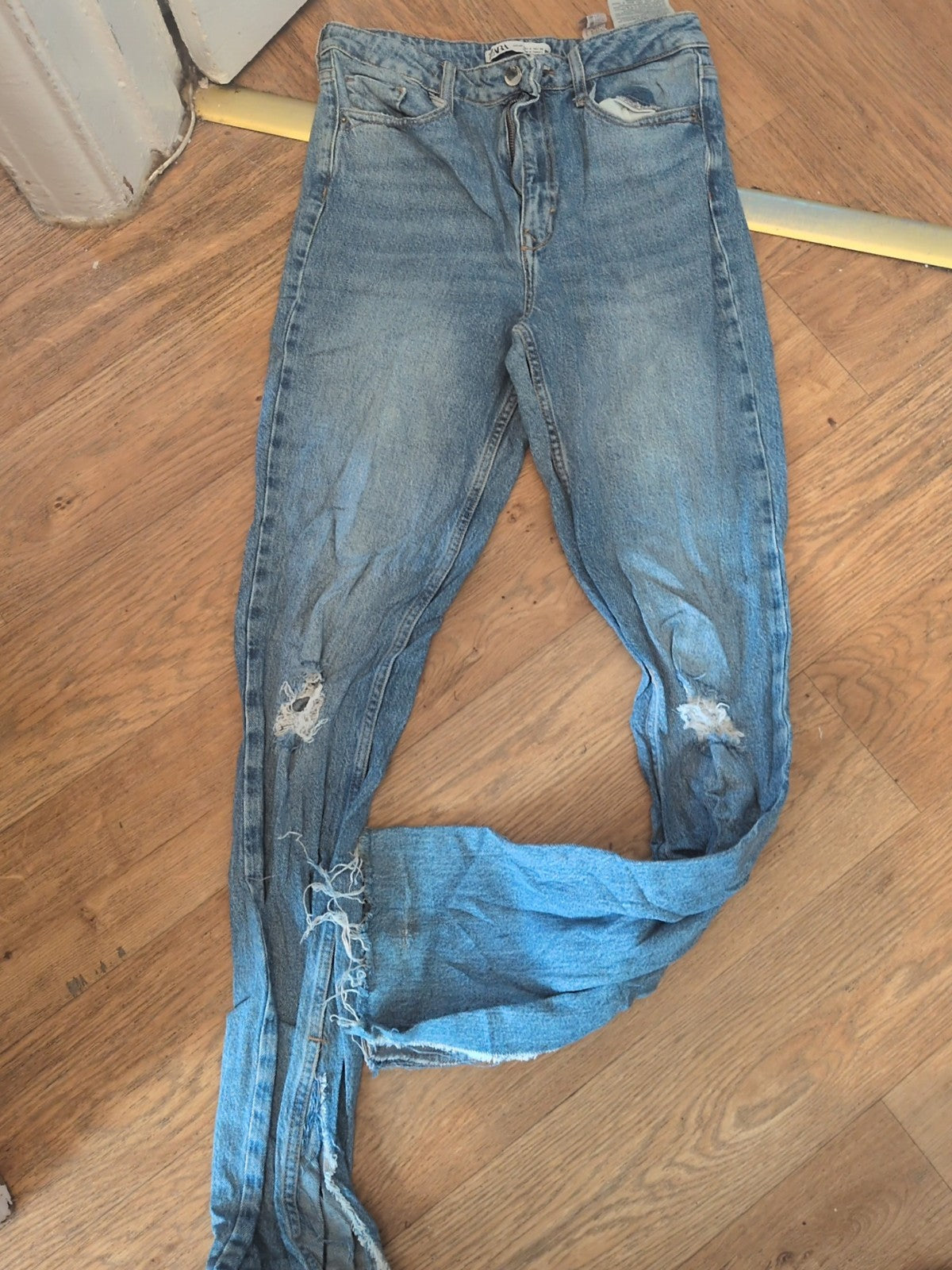 Zara 8 Long Leg Ripped Jeans
