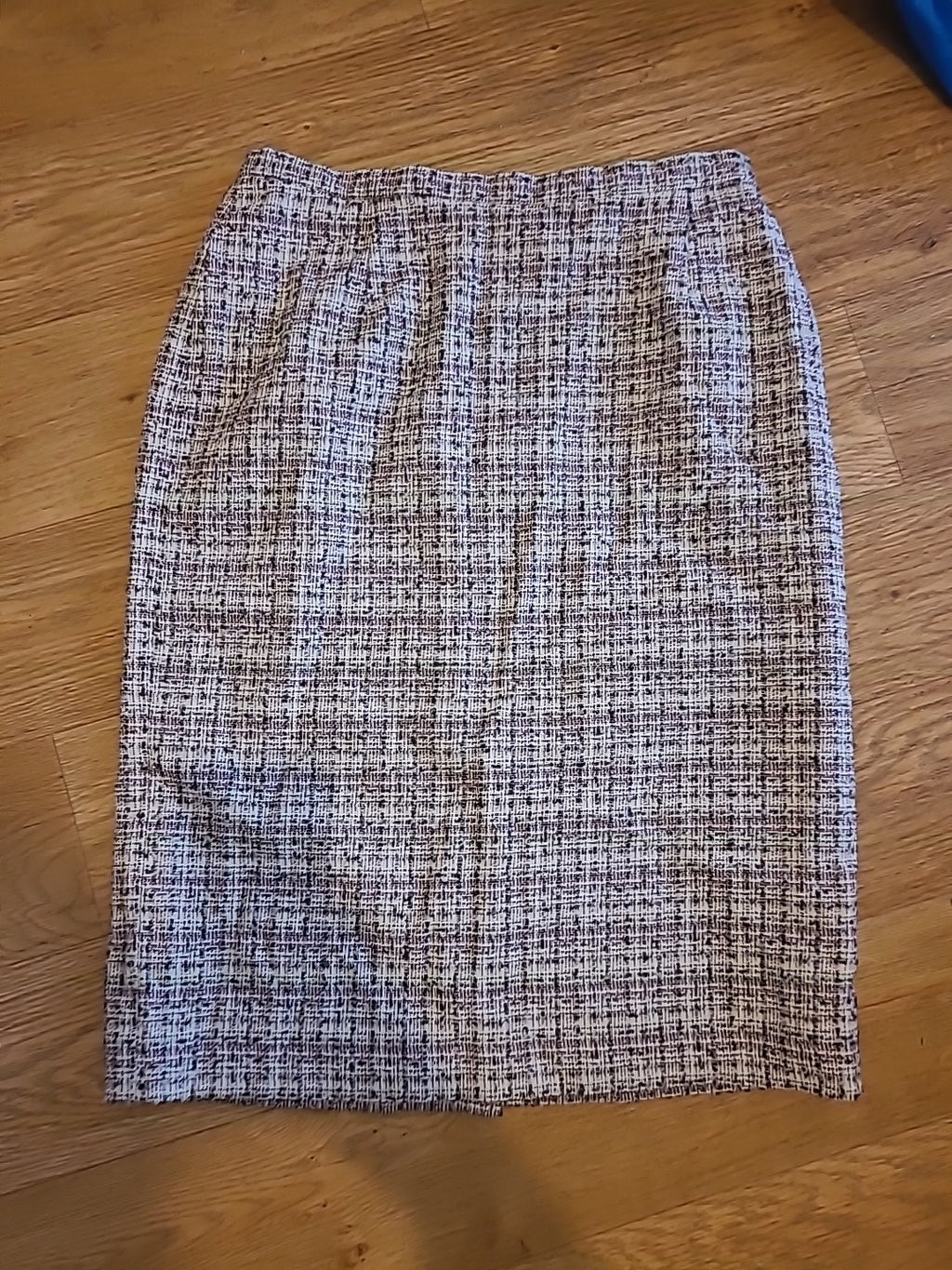 Ladies Eastex Size 12 Purple Black Cream Fleck Lined Pencil Style Skirt