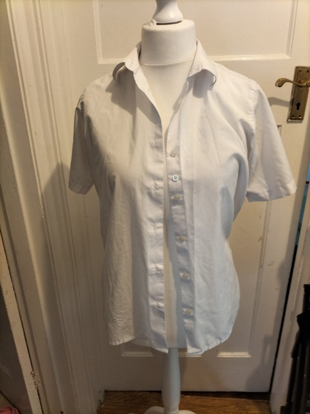 Ladies David Luke Size 38" White Short Sleeved Buttoned Blouse