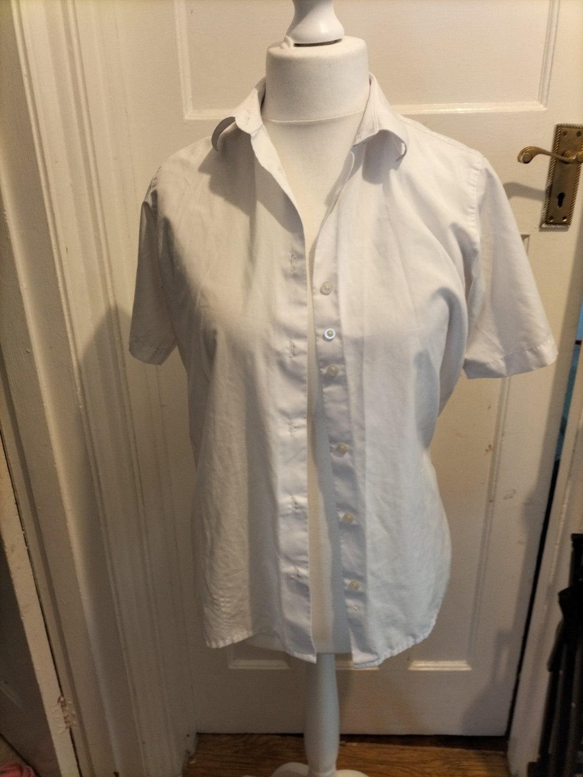 Ladies David Luke Size 38" White Short Sleeved Buttoned Blouse