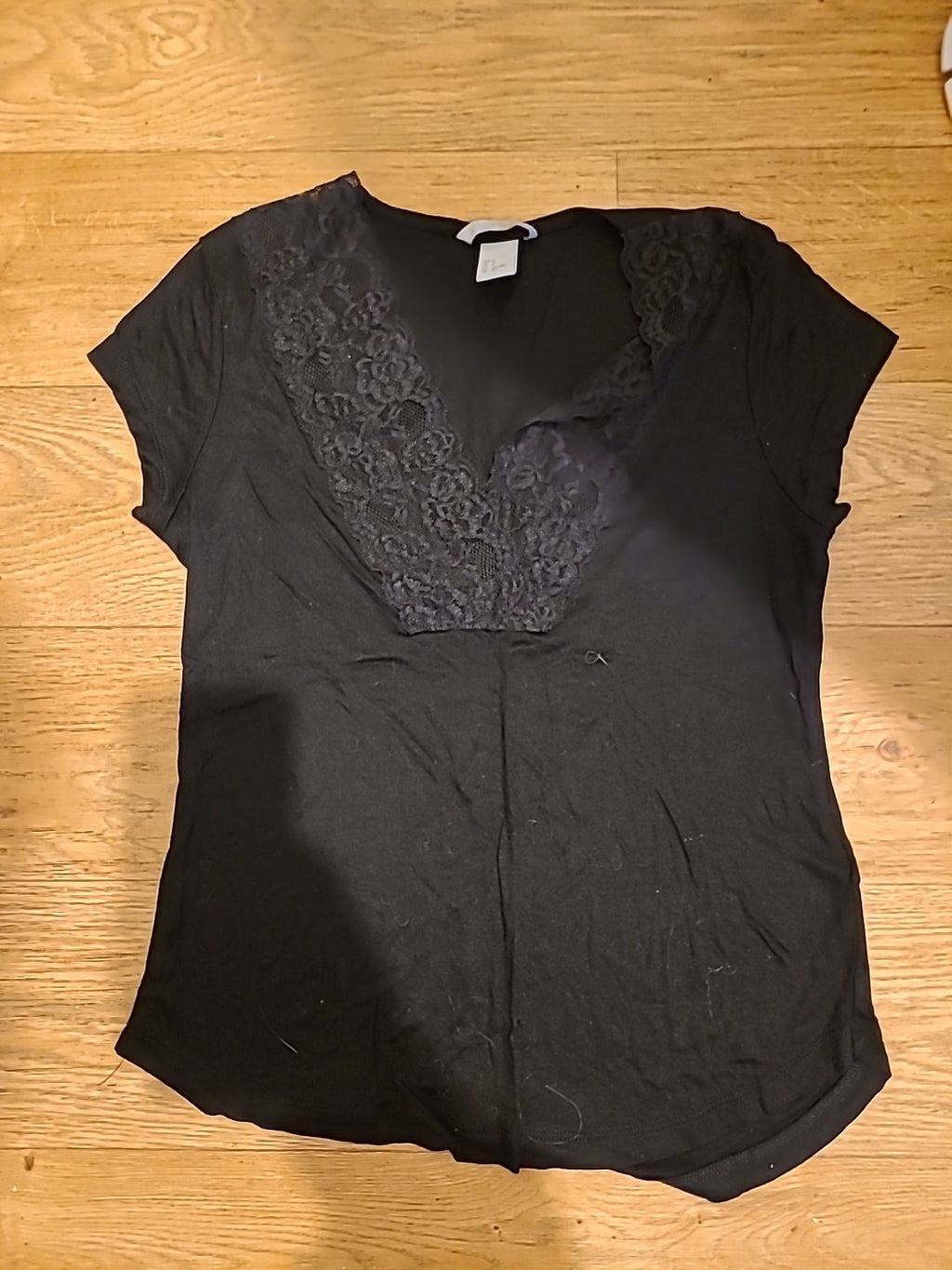 Ladies H&M Size Small Black Short Sleeved Lace Frill Hem Short Sleeved Tshirt