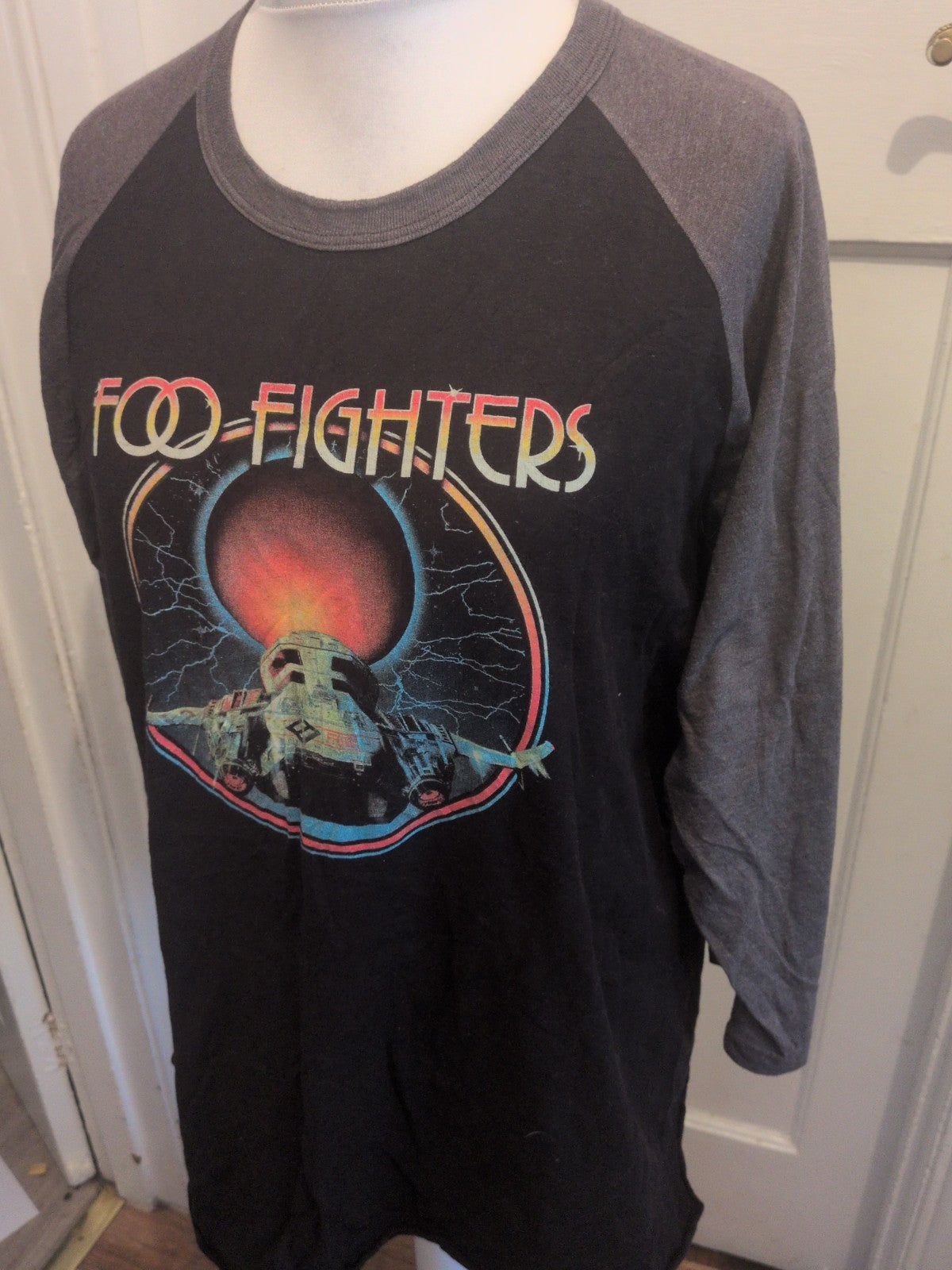 Mens Tultex Size XL Foo Fighters Printed Long Sleeve T-shirt