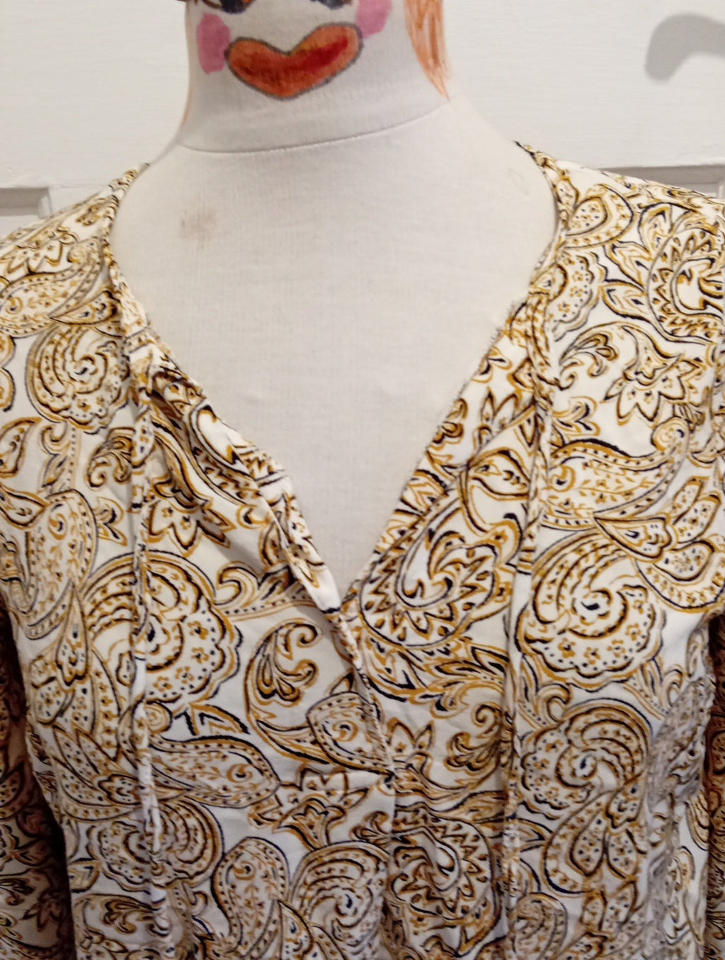 Ladies Matalan Size 8 Beige/Gold Long Sleeved Blouse