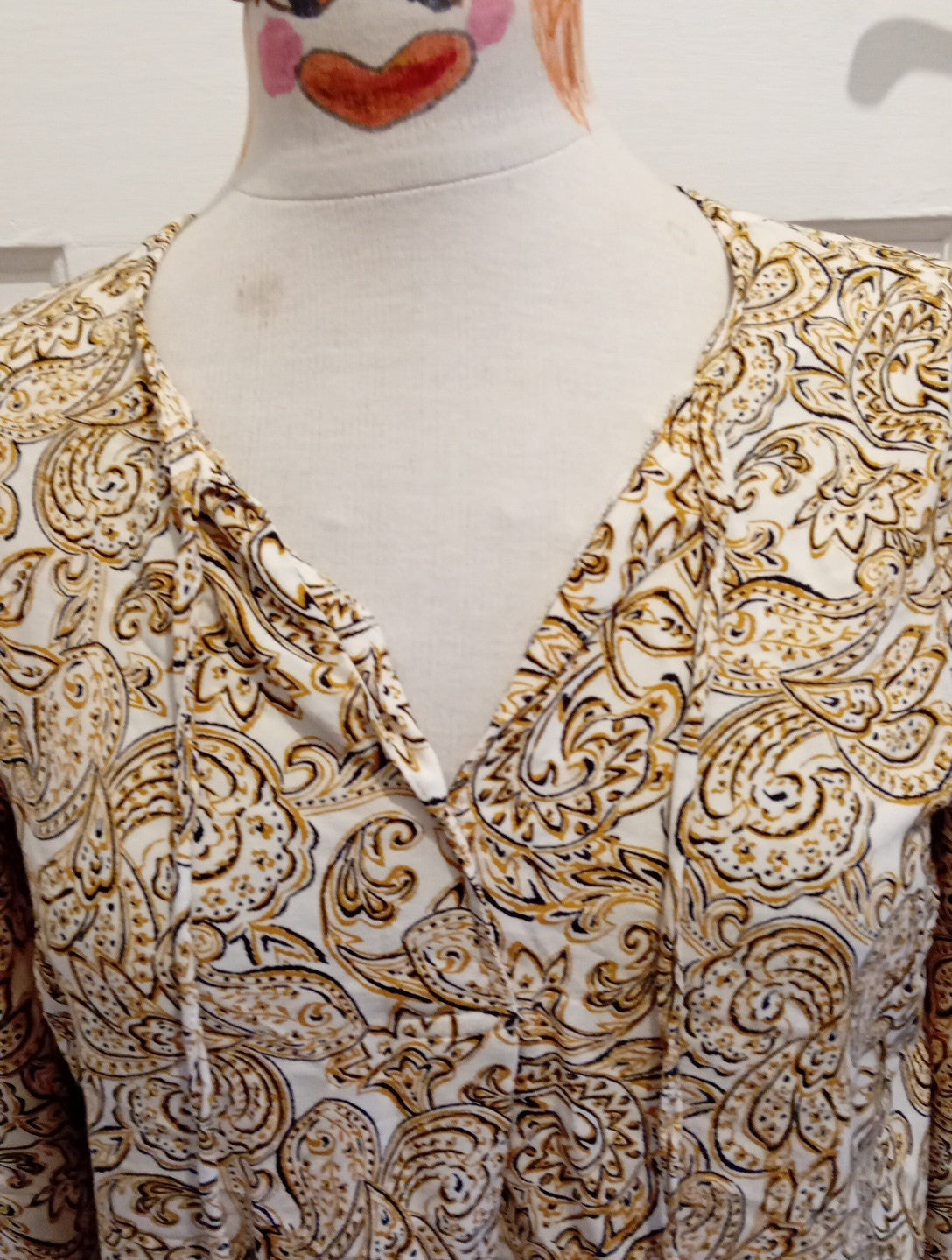 Ladies Matalan Size 8 Beige/Gold Long Sleeved Blouse