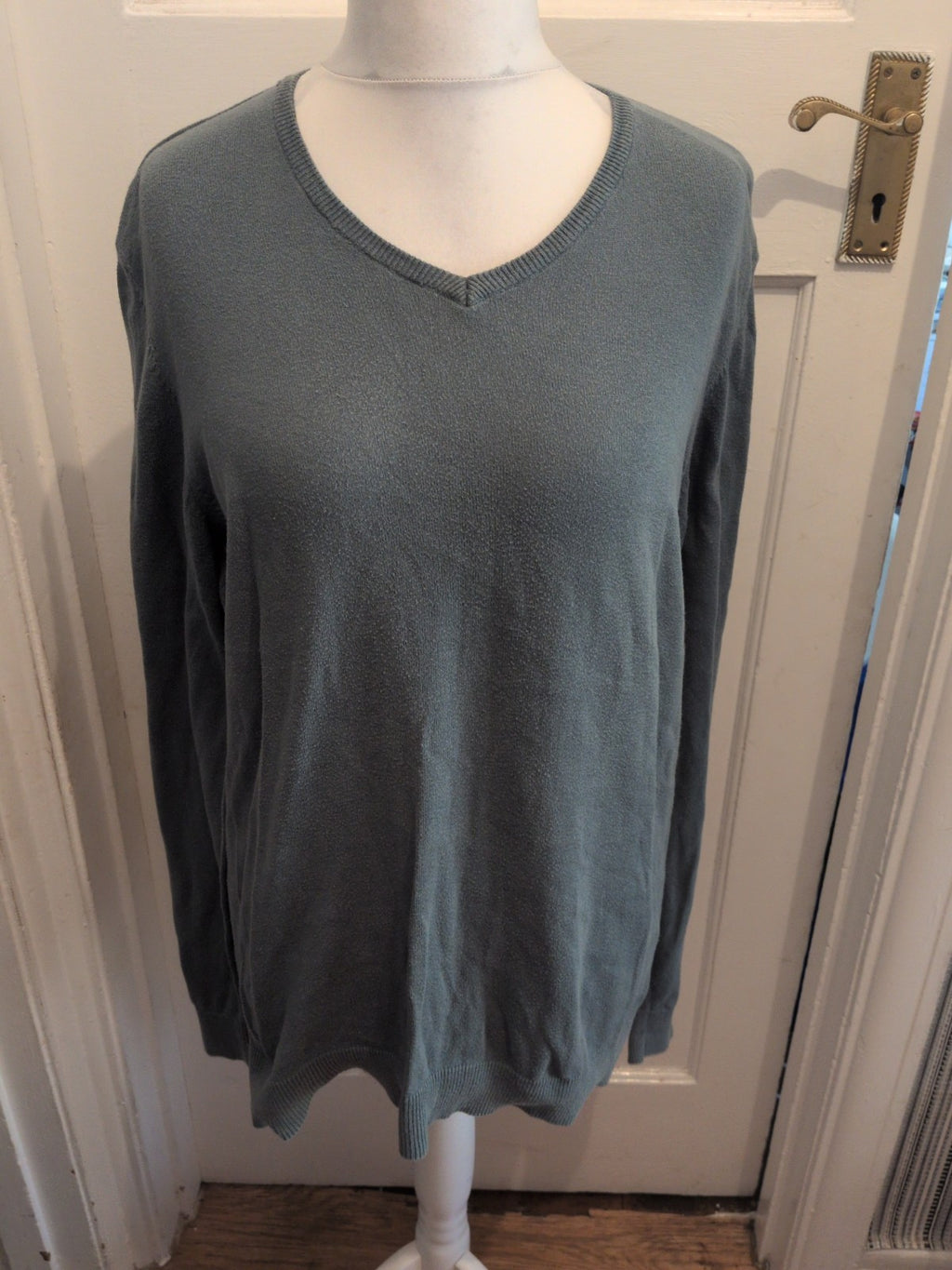 Mens Kiabi Size 2XL Grey V Neck Long Sleeve Jumper