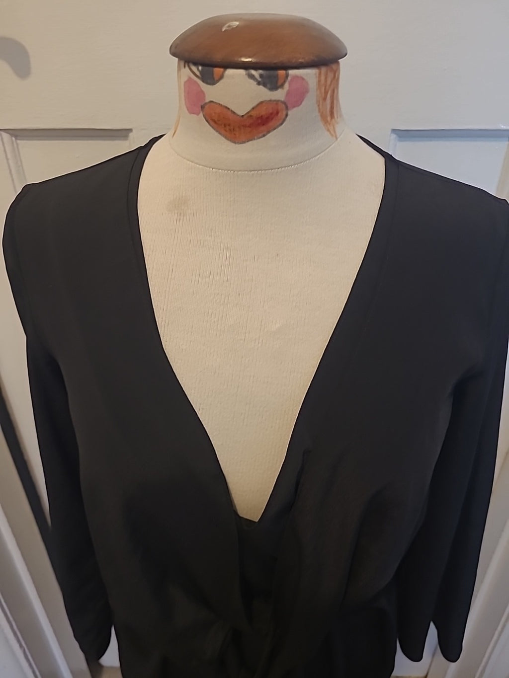 Ladies Topshop Size 8 Black Long Sleeved Low Cut Dress