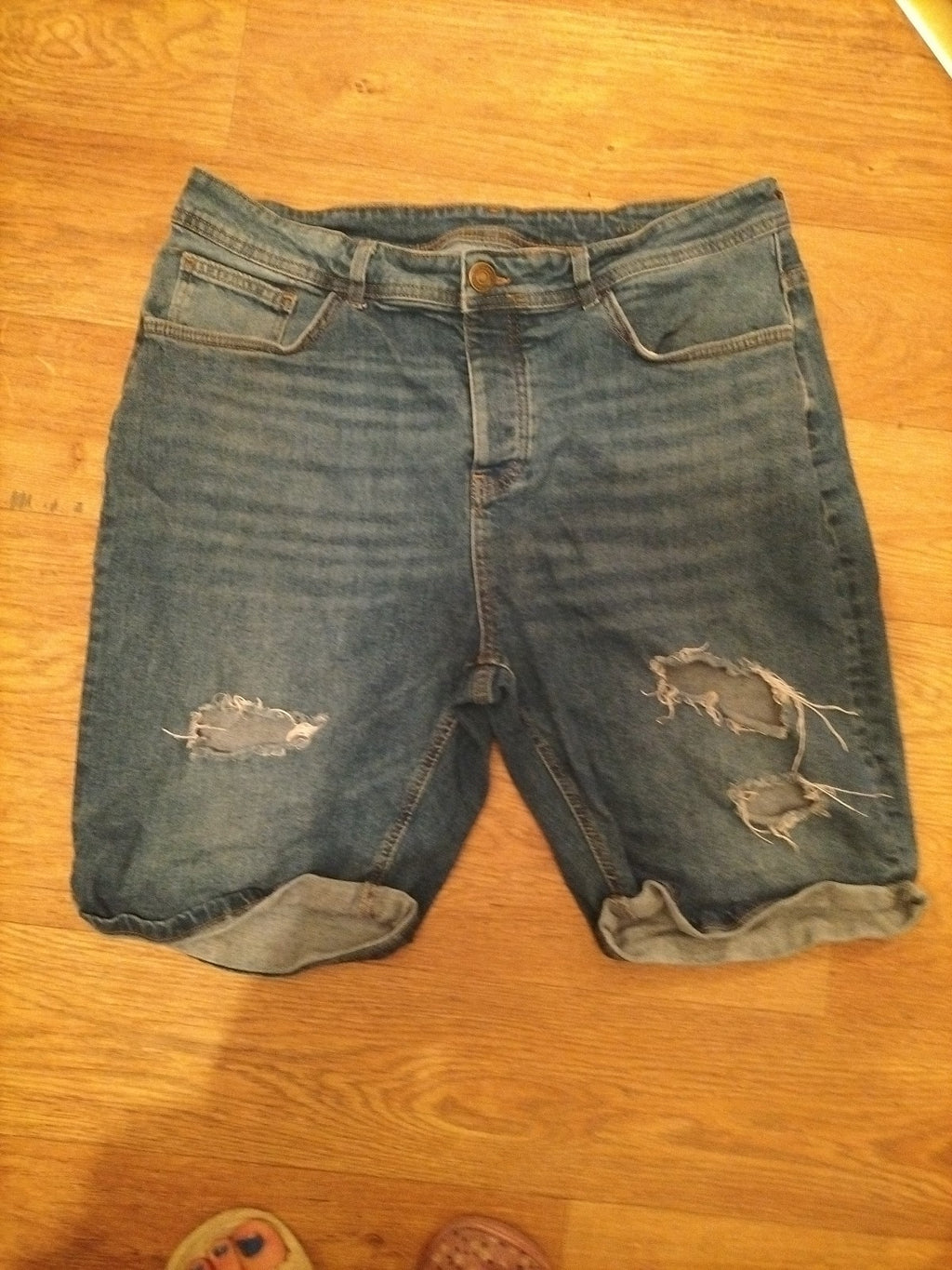 Mens Denim&Co Size 38" Denim Ripped Shorts