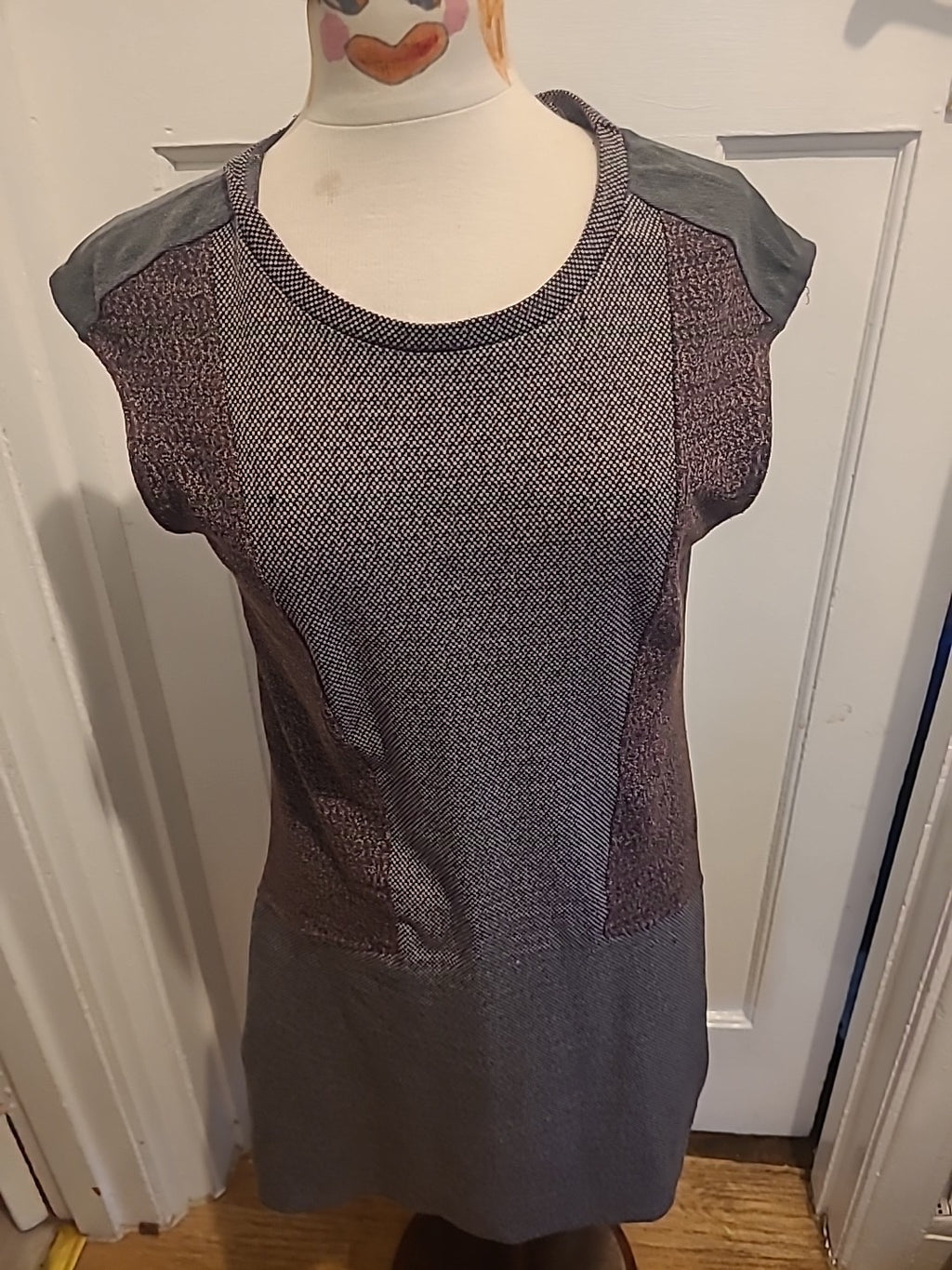 Ladies Smash! Size Large Grey Patterned Sleeveless Dress