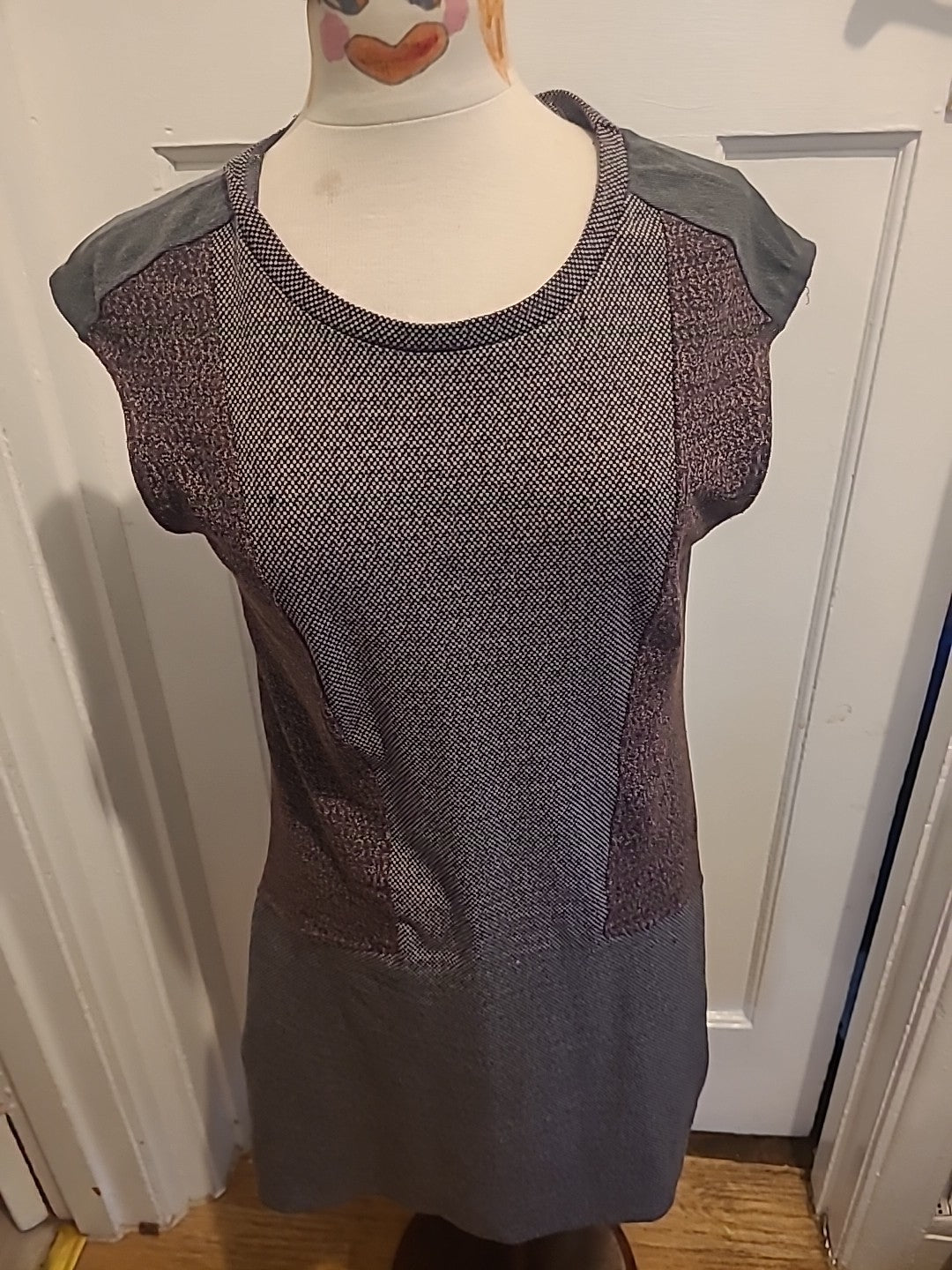 Ladies Smash! Size Large Grey Patterned Sleeveless Dress