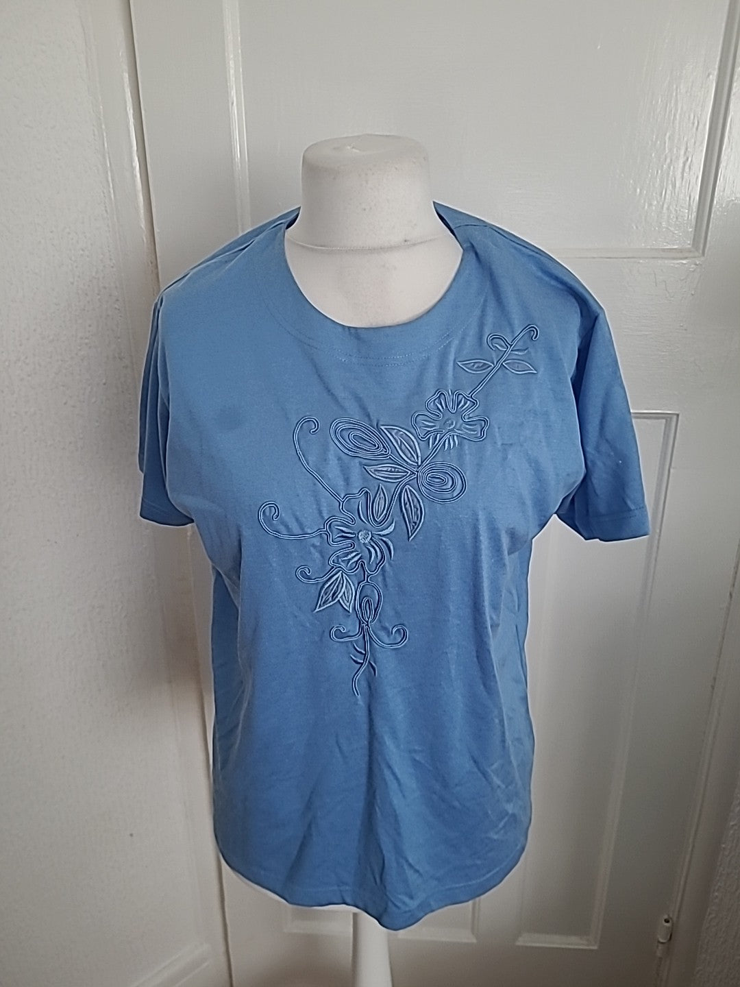Ladies Emreco Size Euro 38 Blue Short Sleeved Floral Blouse