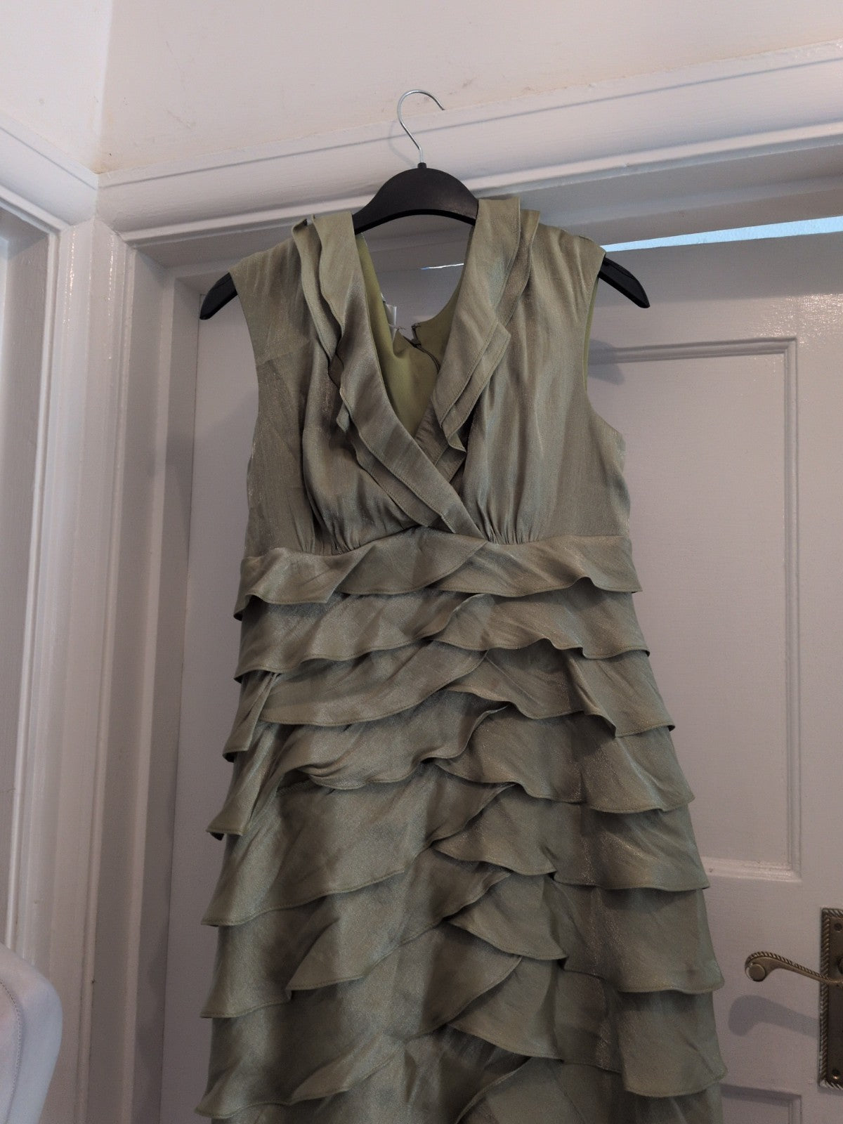 London Times 8 Green Sleeveless Pleat Dress Midi