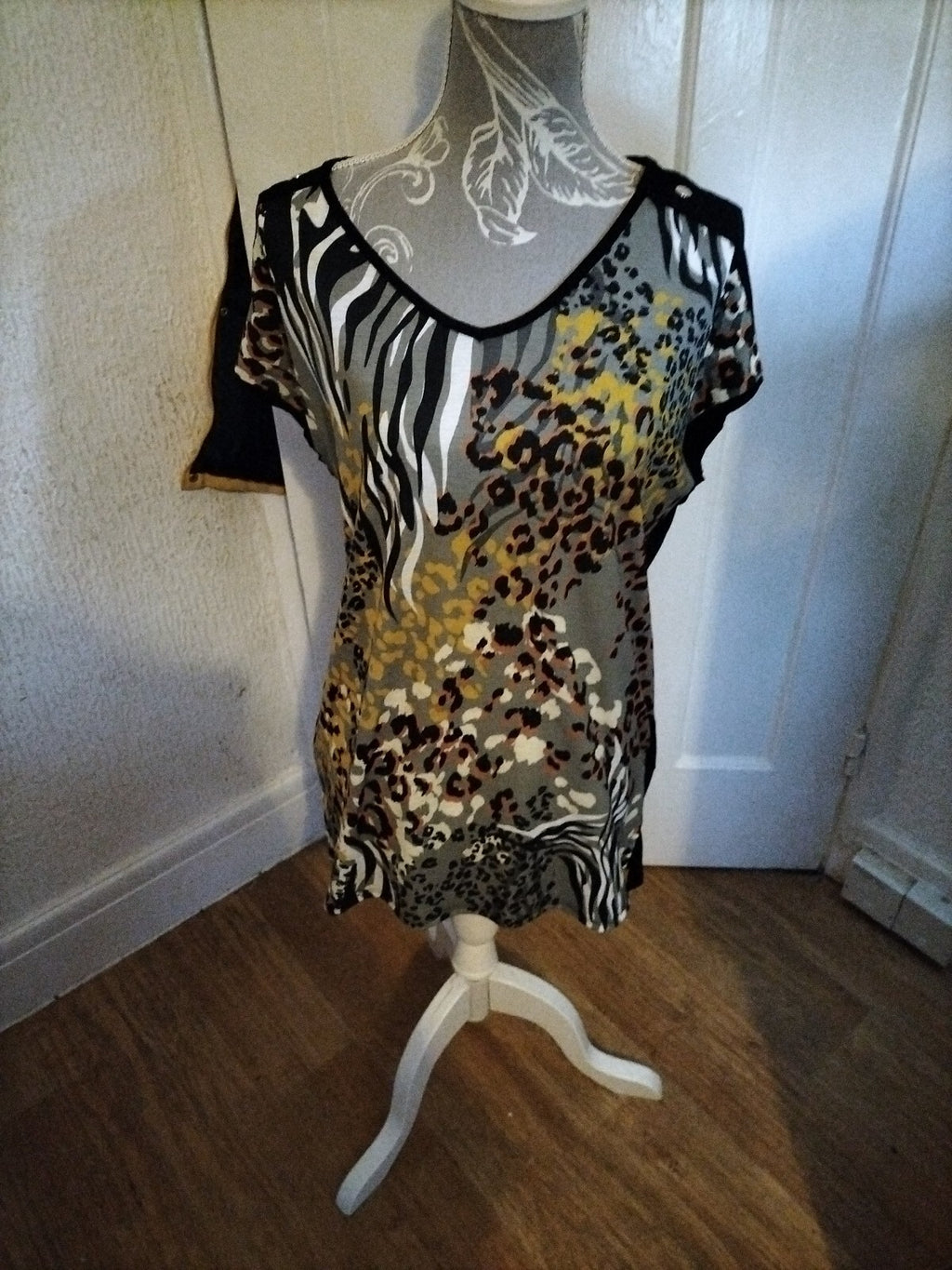 Ladies Bonmarche Size 12 Multi Floral Short Sleeved Blouse
