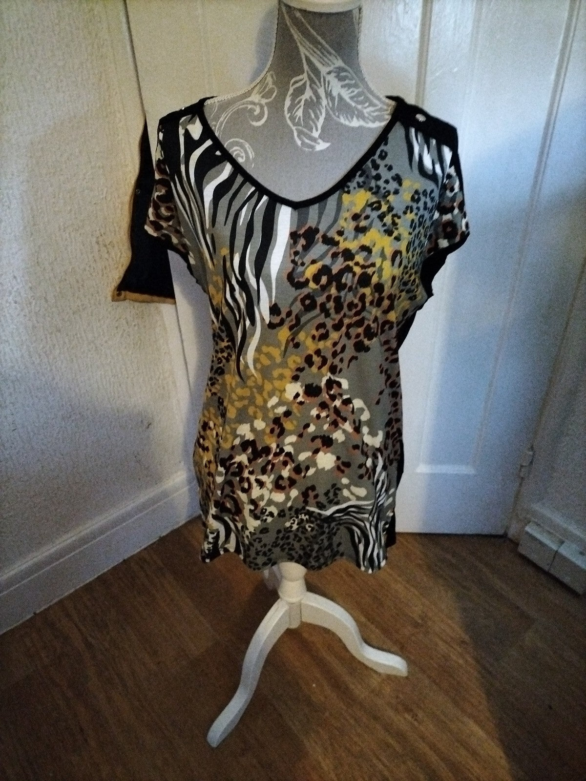 Ladies Bonmarche Size 12 Multi Floral Short Sleeved Blouse
