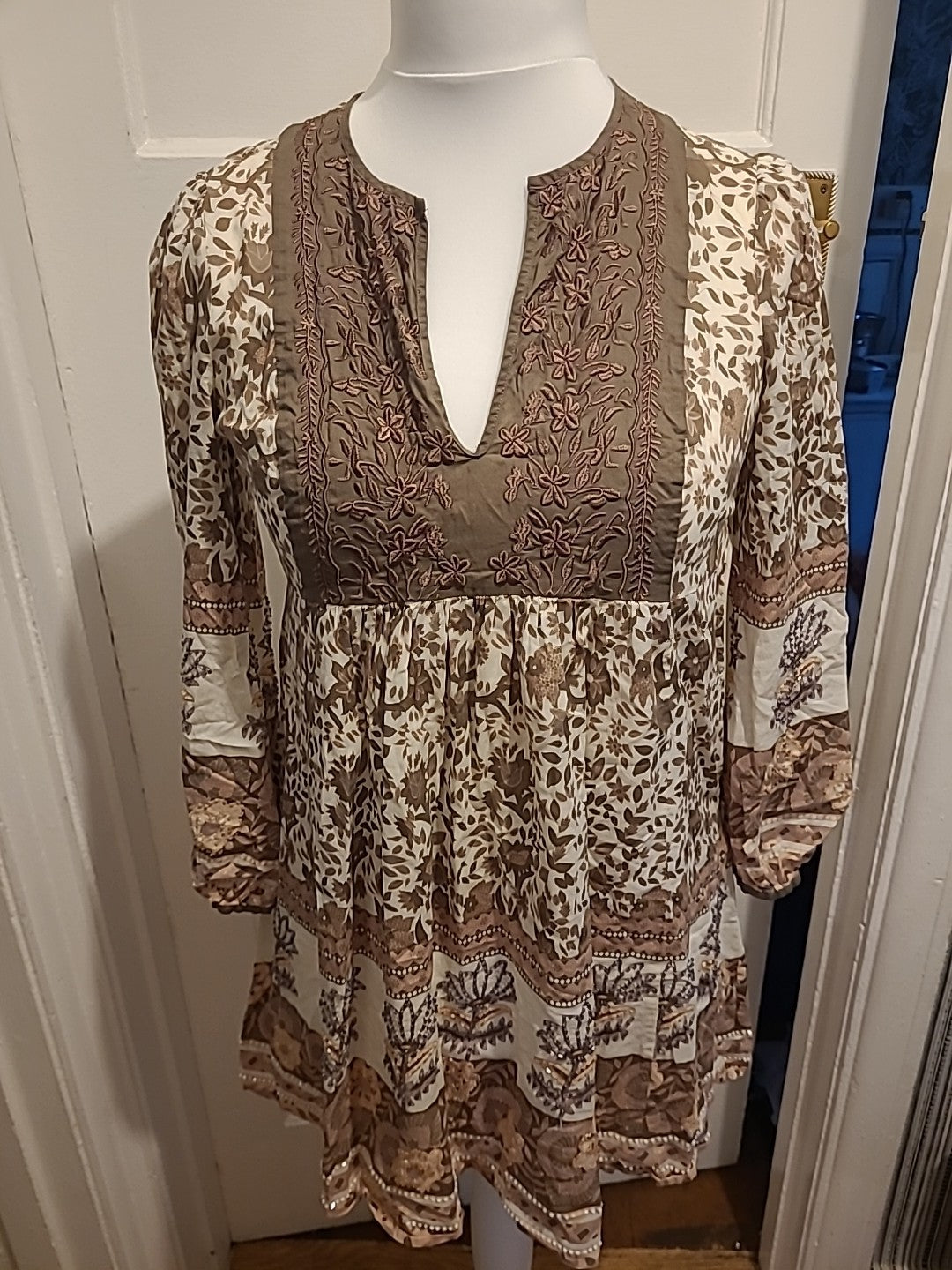 Ladies Warehouse Size 10 Brown And Cream Long Sleeved Diamonte Blouse