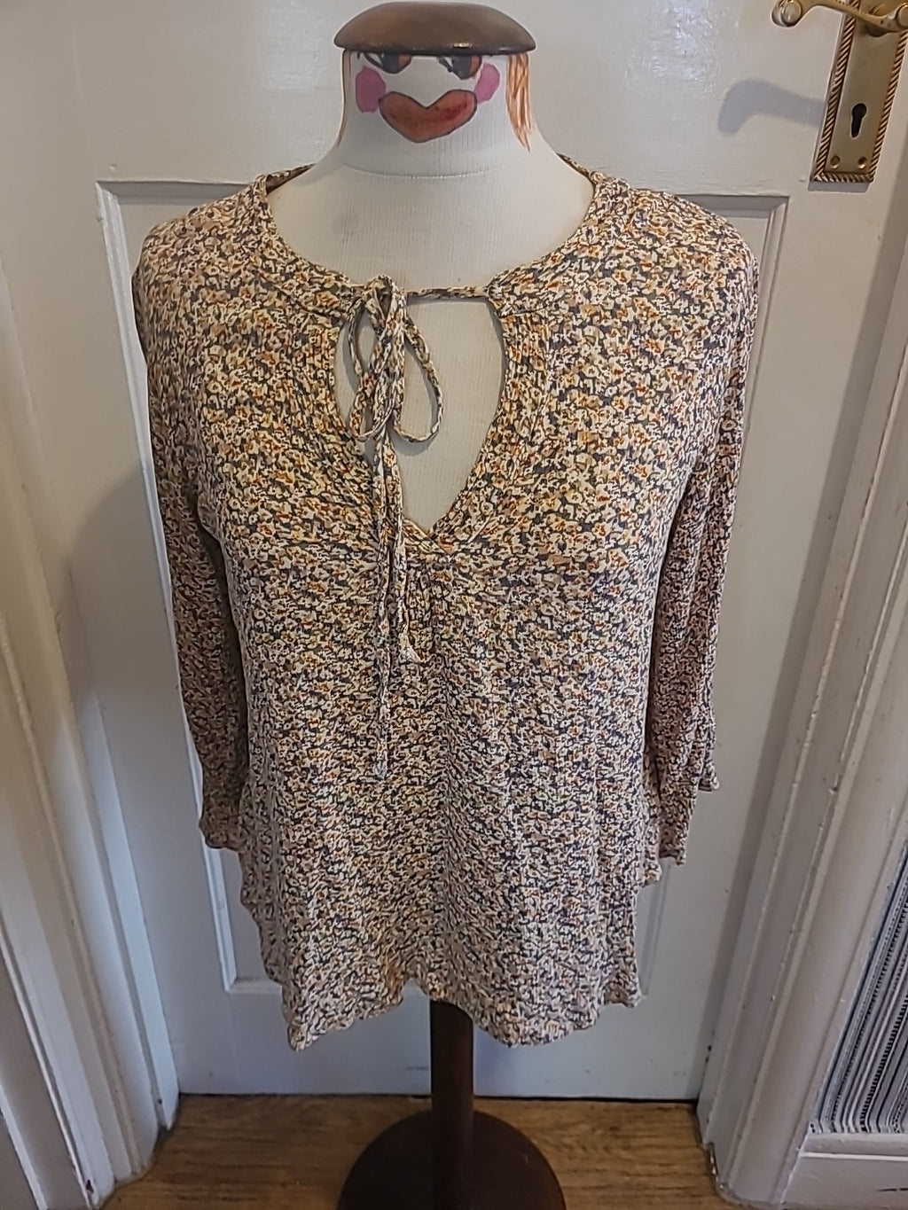 Ladies Suzy D Size Medium Multi Coloured Long Sleeved Tshirt