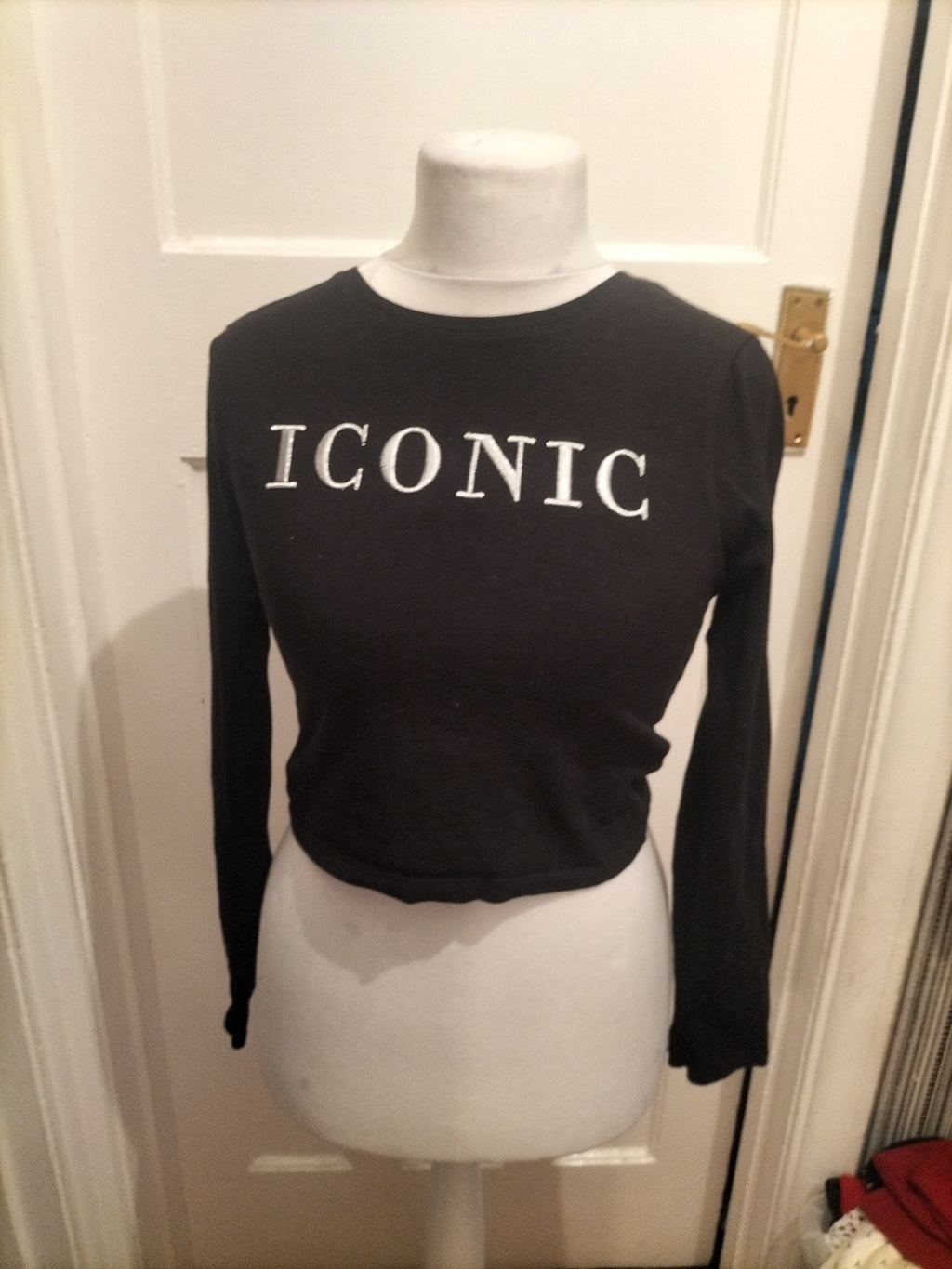 Ladies Select Size M Black And Silver Iconic Crop Top Long Sleeved