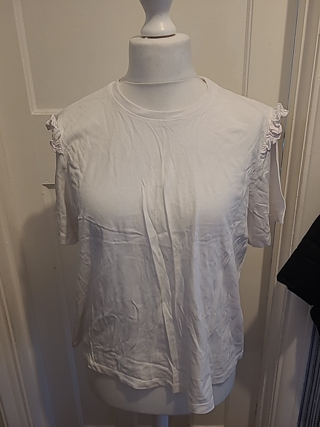 Ladies George Size 20 White Frill Shoulder Short Sleeved Blouse