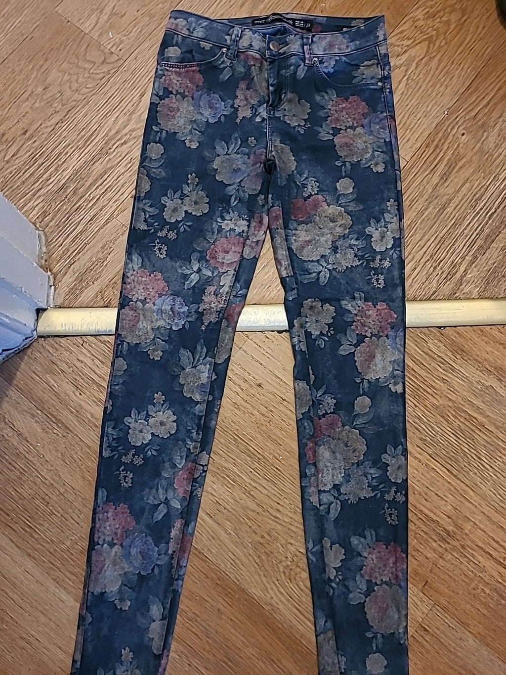 Ladies Zara Size Euro 34 Floral Jegging