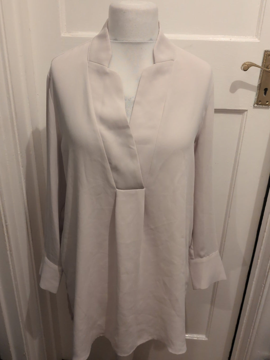 Ladies Chicos Size 2 Beige Long Sleeve V-neck Blouse