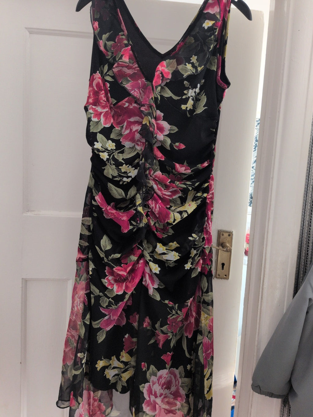Morgan Medium Black Floral Sleeveless Lined Dress