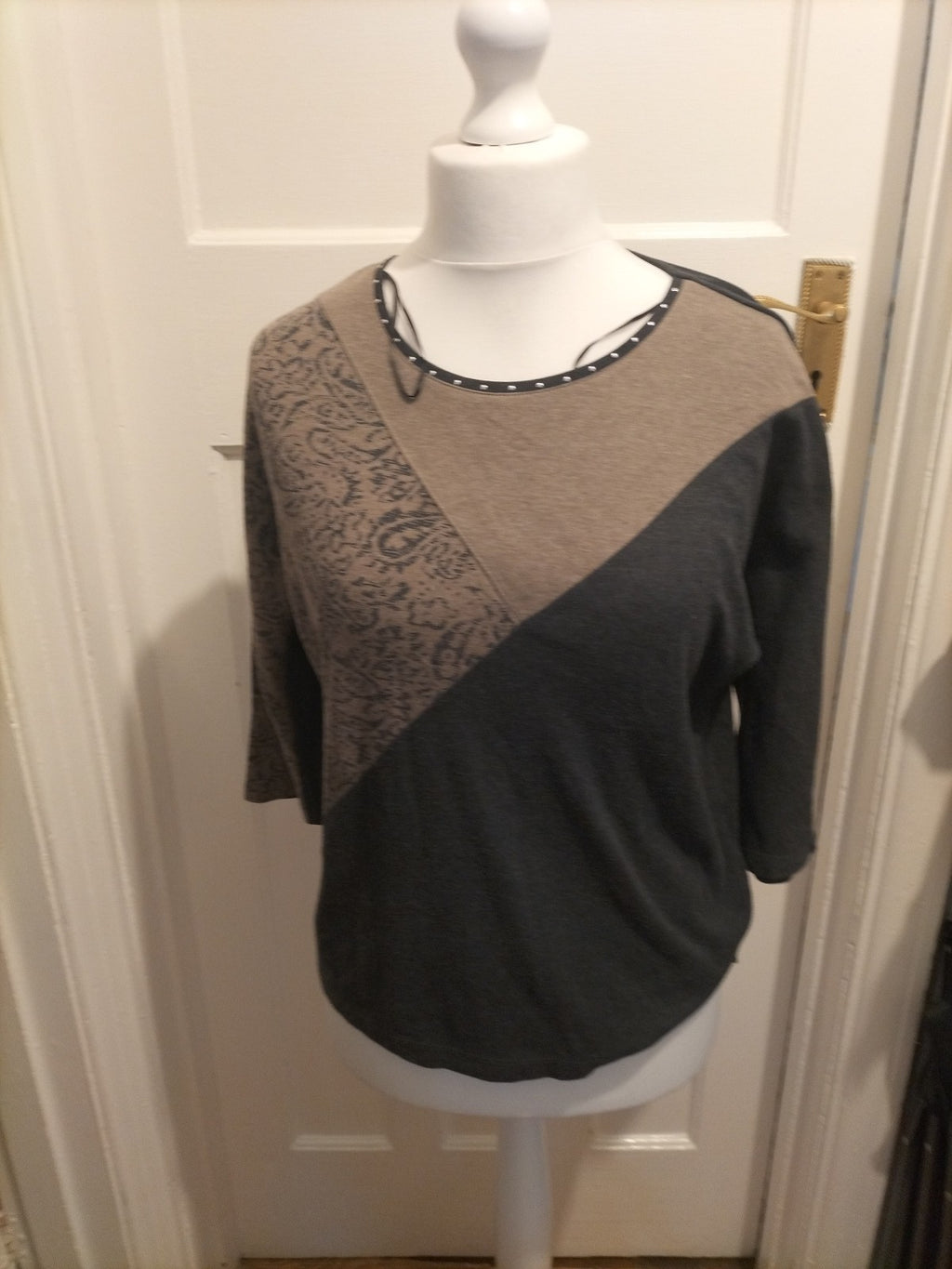 Ladies Tigi Size 10-12 Brown And Navy Tshirt Half Sleeved