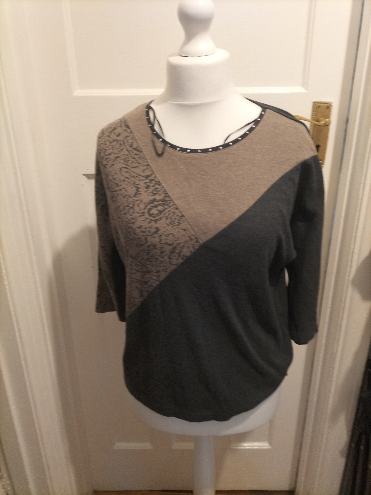 Ladies Tigi Size 10-12 Brown And Navy Tshirt Half Sleeved