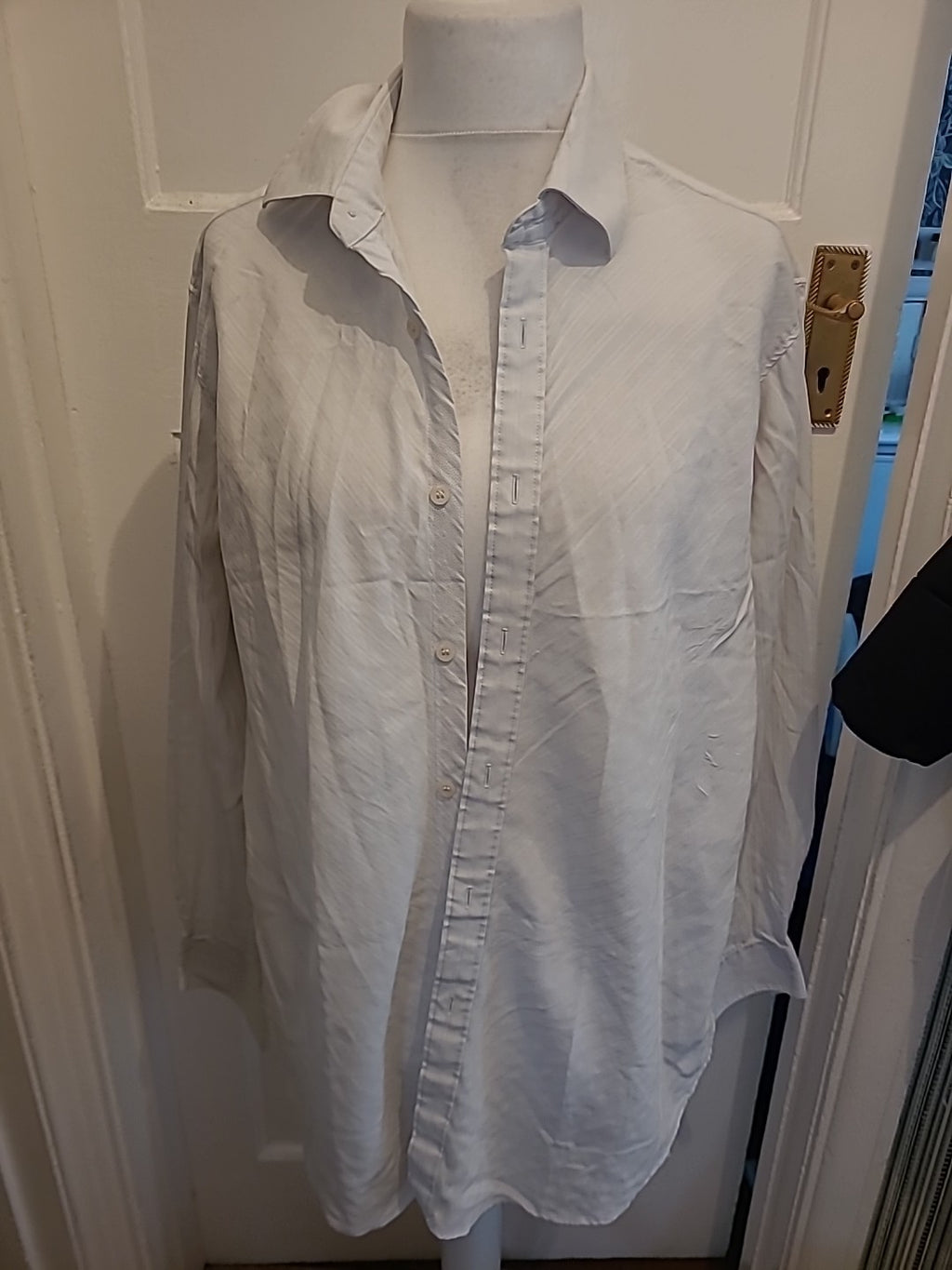 Mens Burton Size XL White Faint Striped Long Sleeved Shirt
