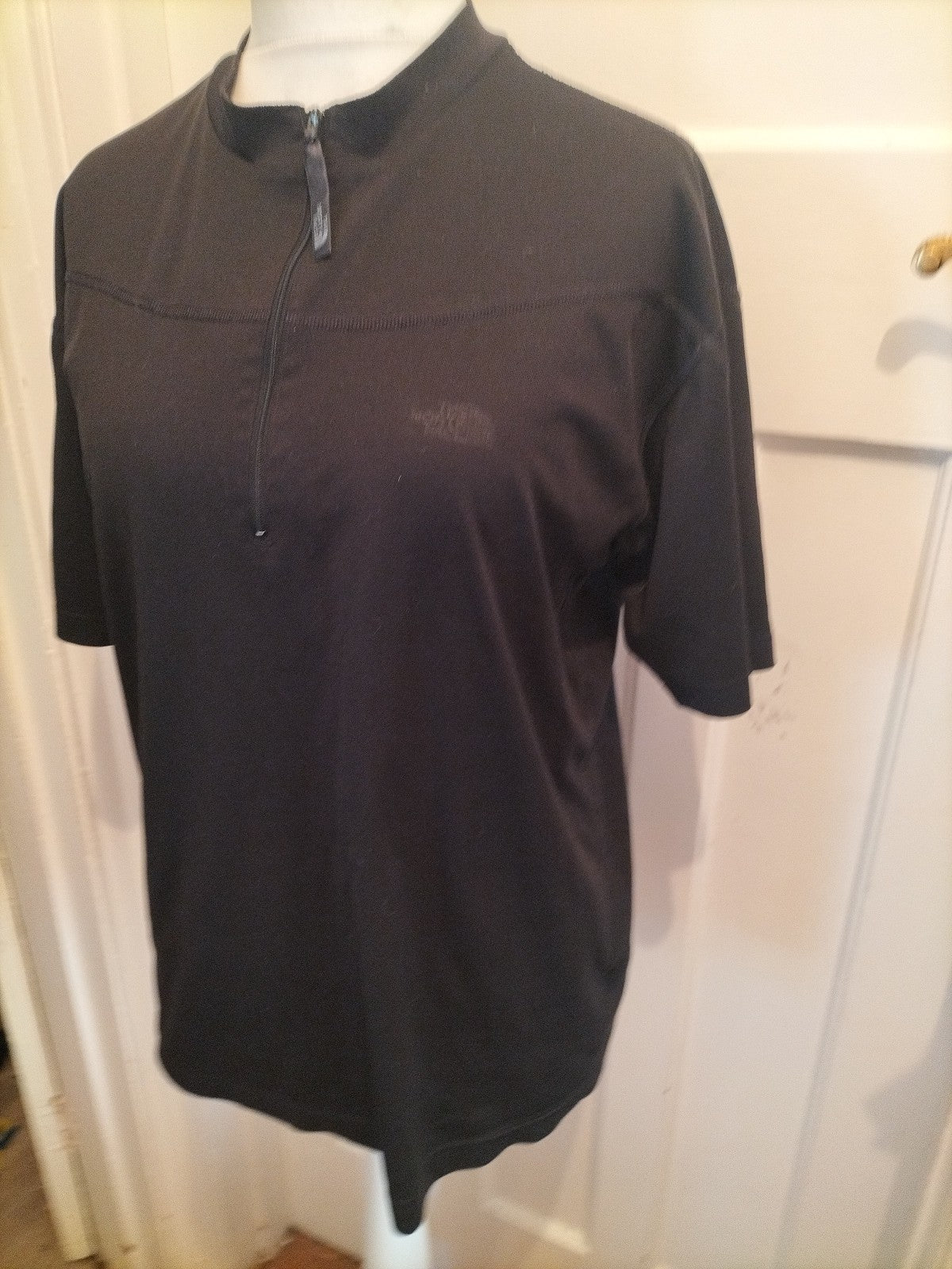 Mens The North Face Size Large Black High Neck Tshirt Short Sleeved